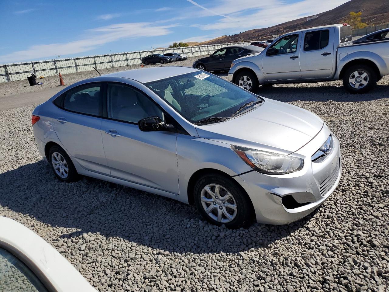 2014 Hyundai Accent Gls Серебряный vin: KMHCT4AE0EU704815