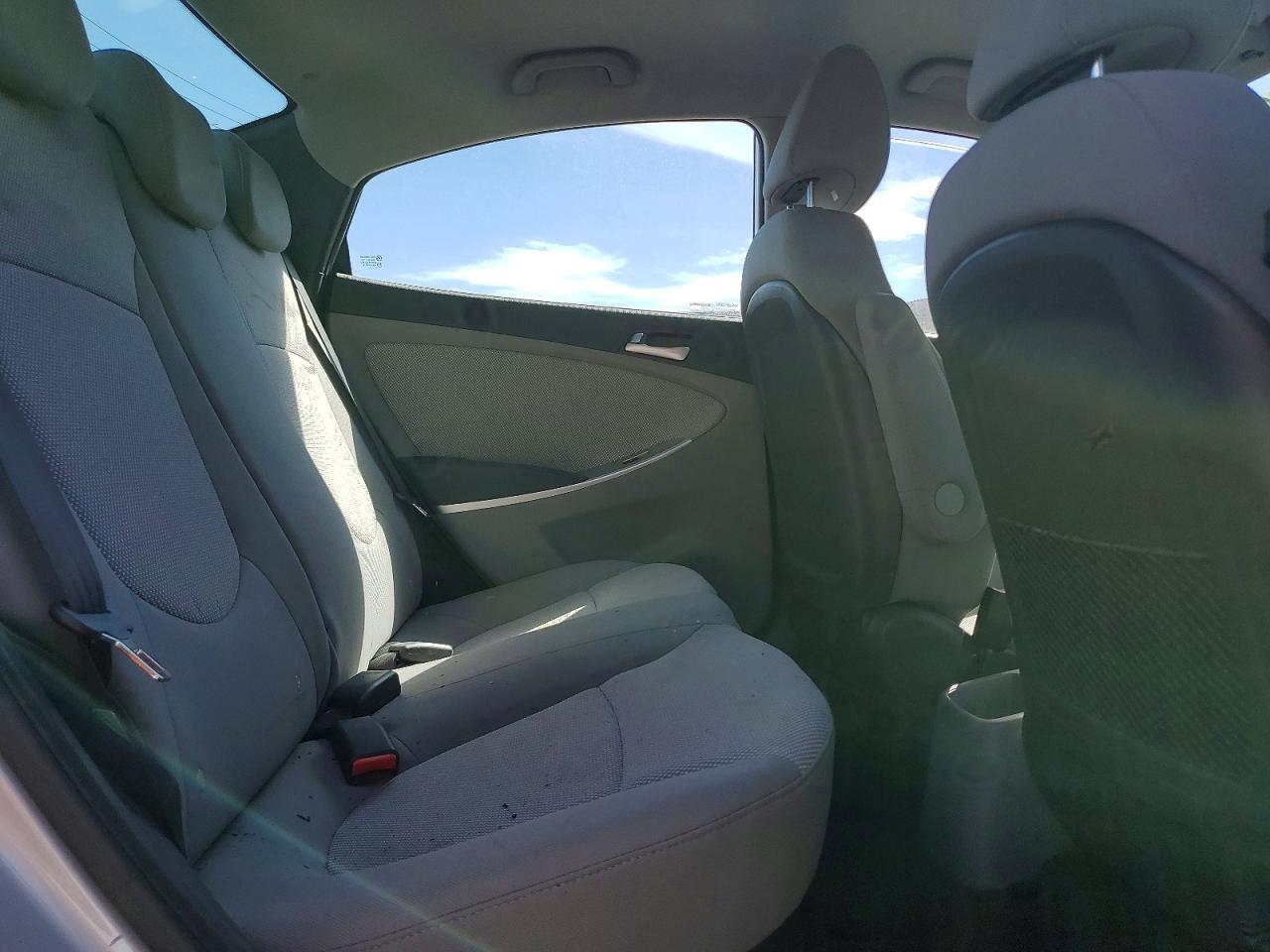 2014 Hyundai Accent Gls Серебряный vin: KMHCT4AE0EU704815
