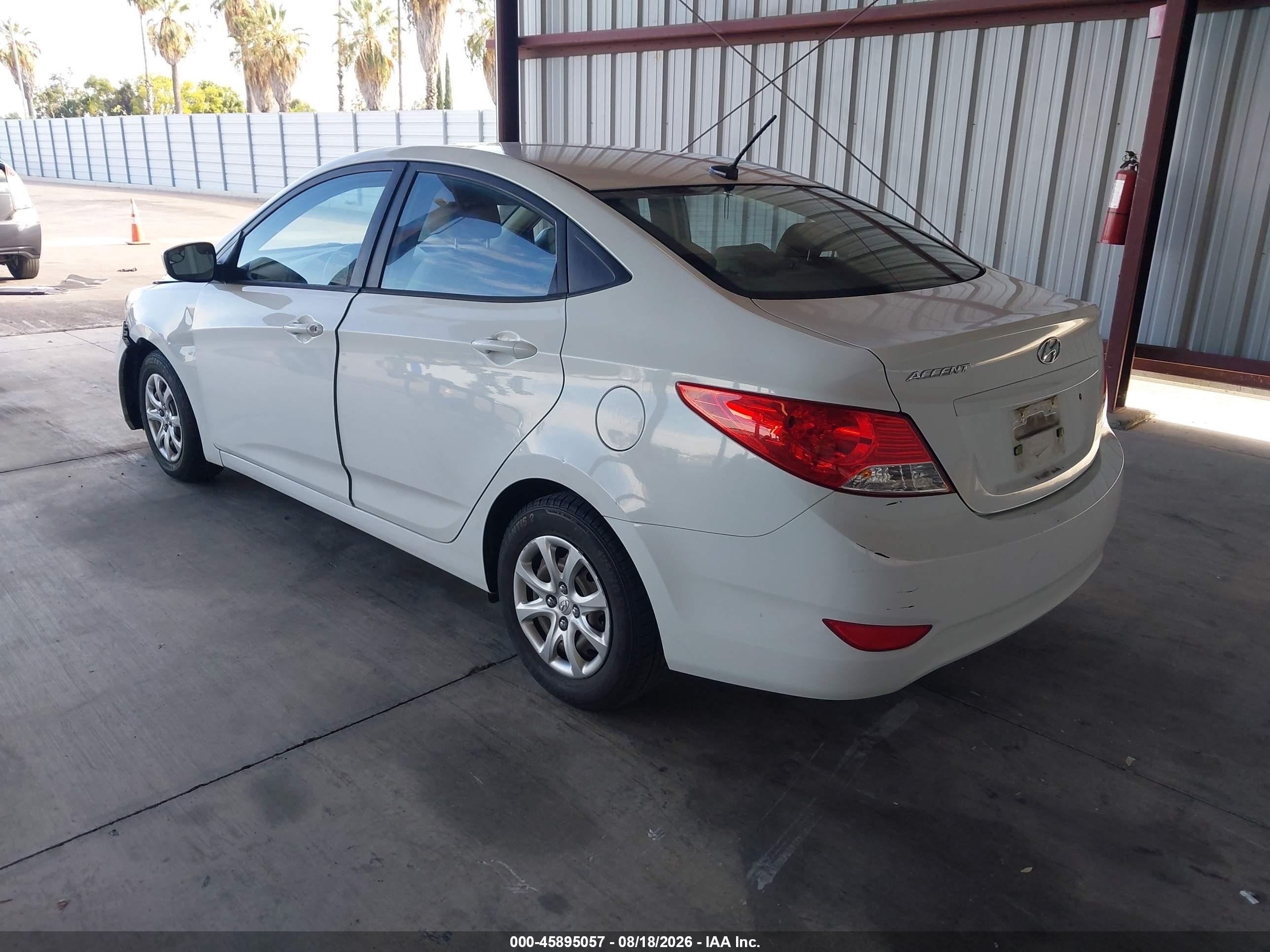 2014 Hyundai Accent Gls White vin: KMHCT4AE0EU746045