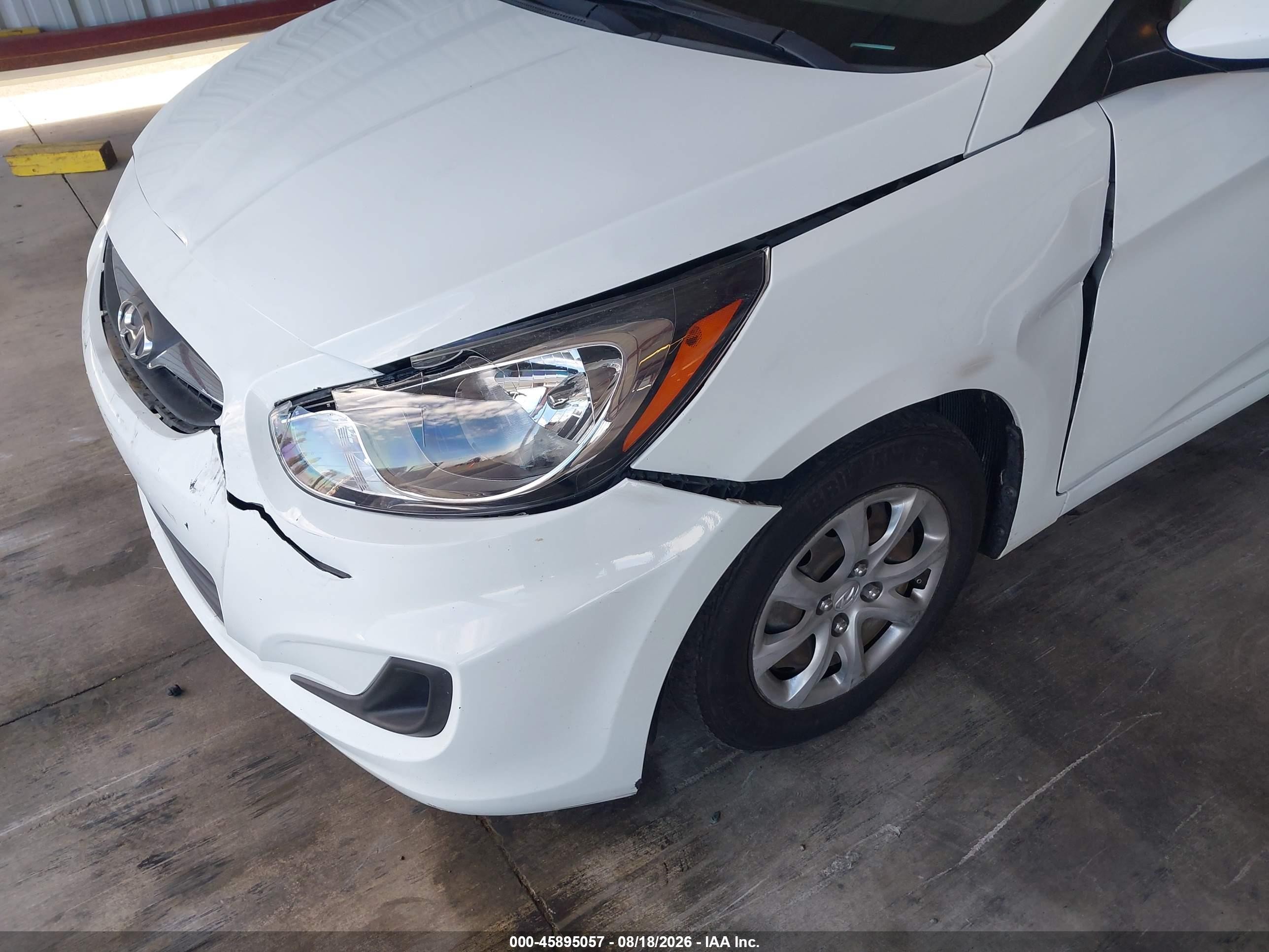 2014 Hyundai Accent Gls White vin: KMHCT4AE0EU746045