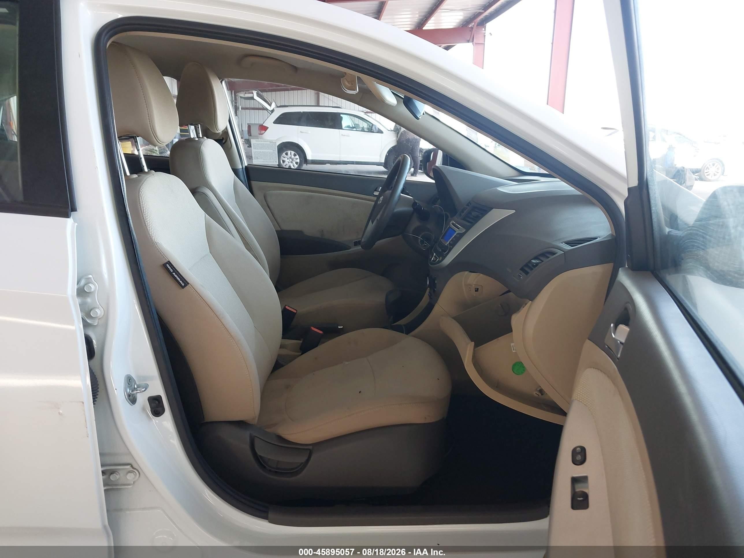 2014 Hyundai Accent Gls White vin: KMHCT4AE0EU746045