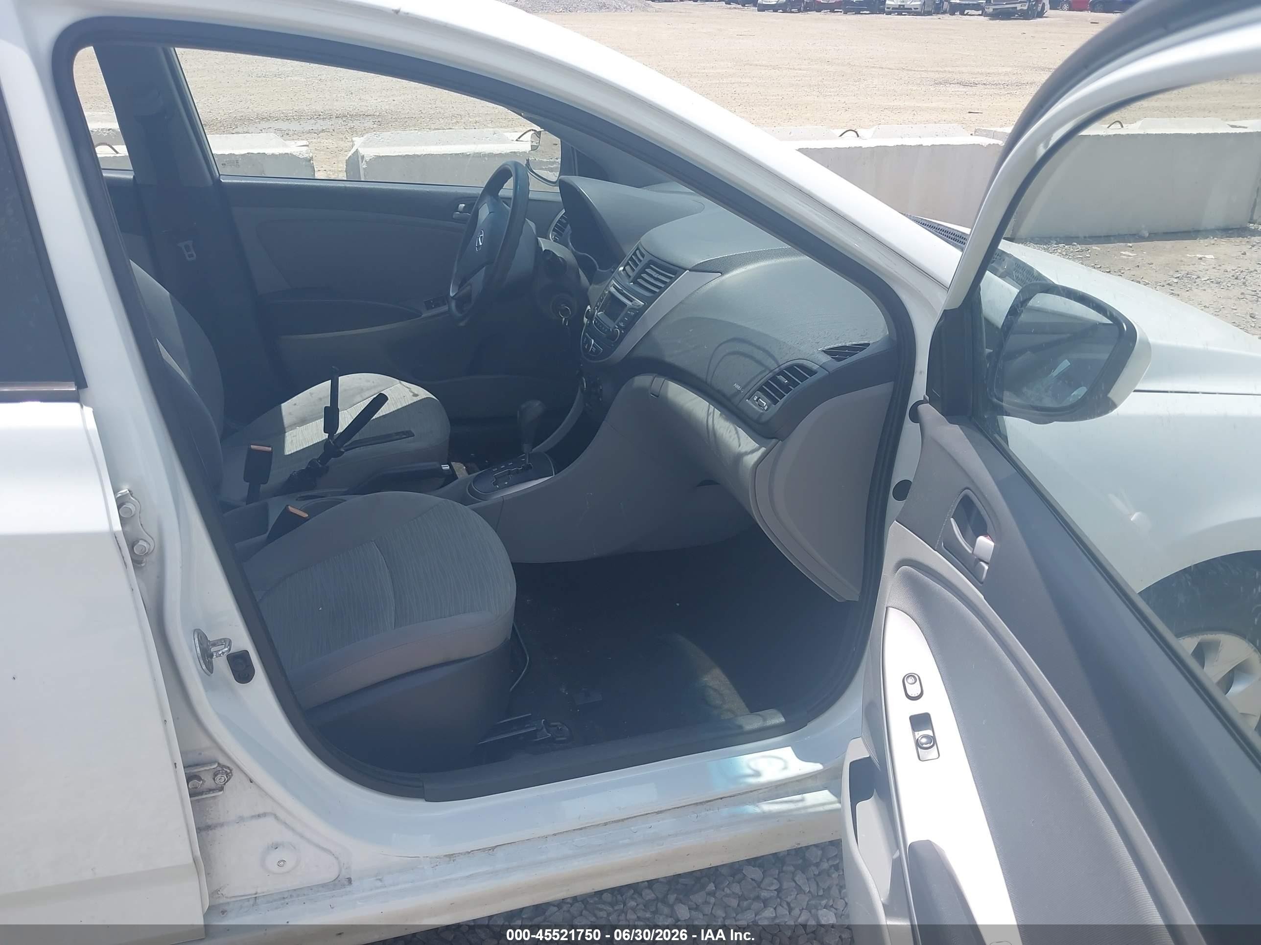 2015 Hyundai Accent Gls White vin: KMHCT4AE0FU853517