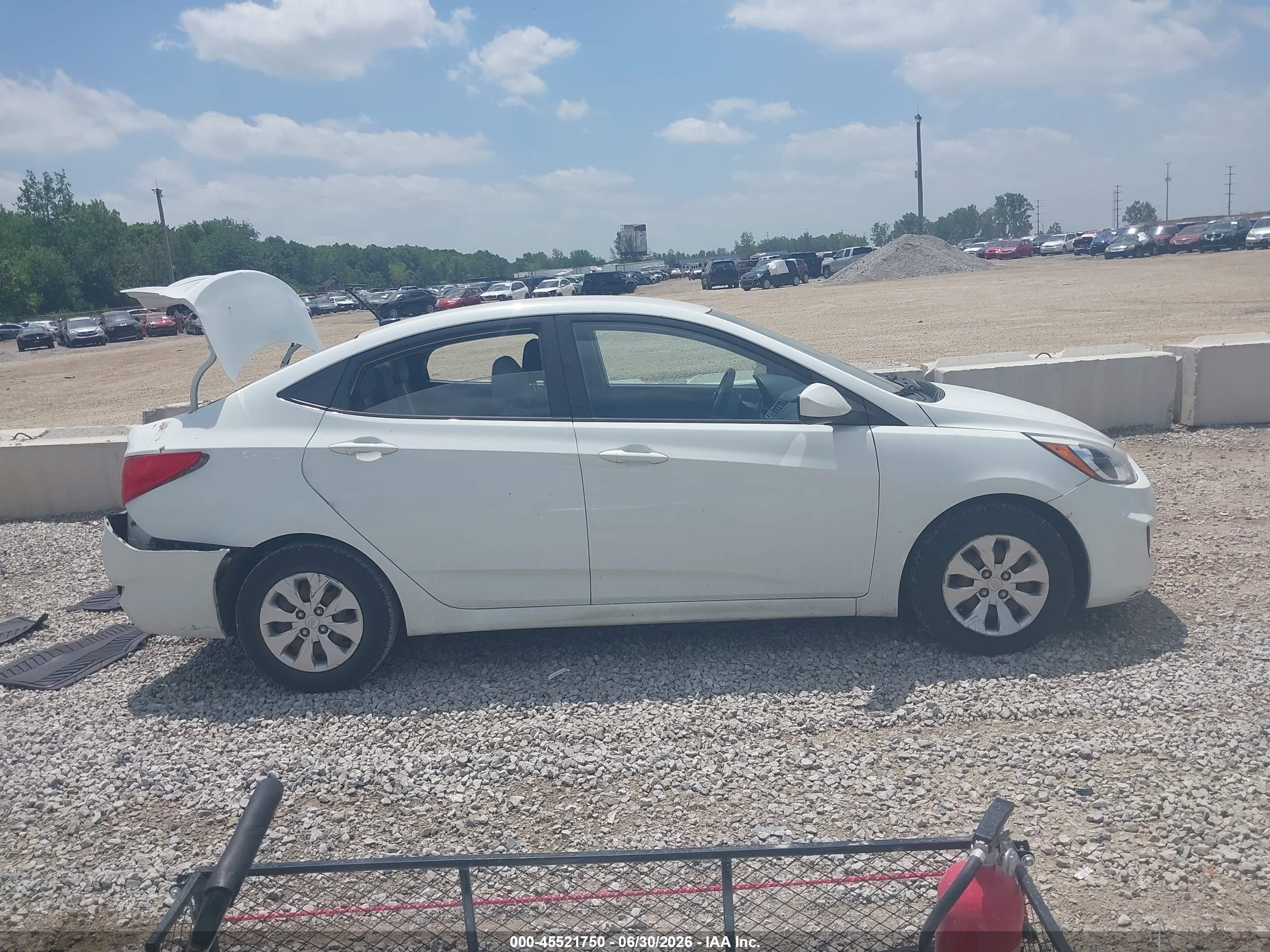 2015 Hyundai Accent Gls White vin: KMHCT4AE0FU853517