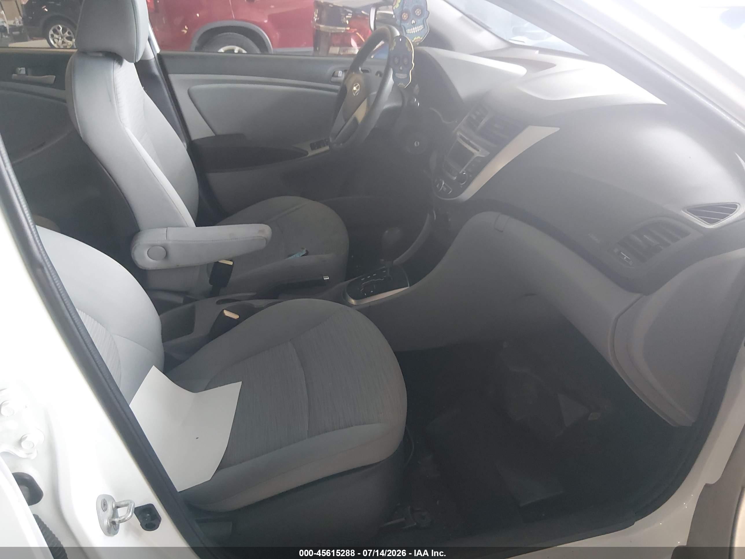2015 Hyundai Accent Gls White vin: KMHCT4AE0FU880216