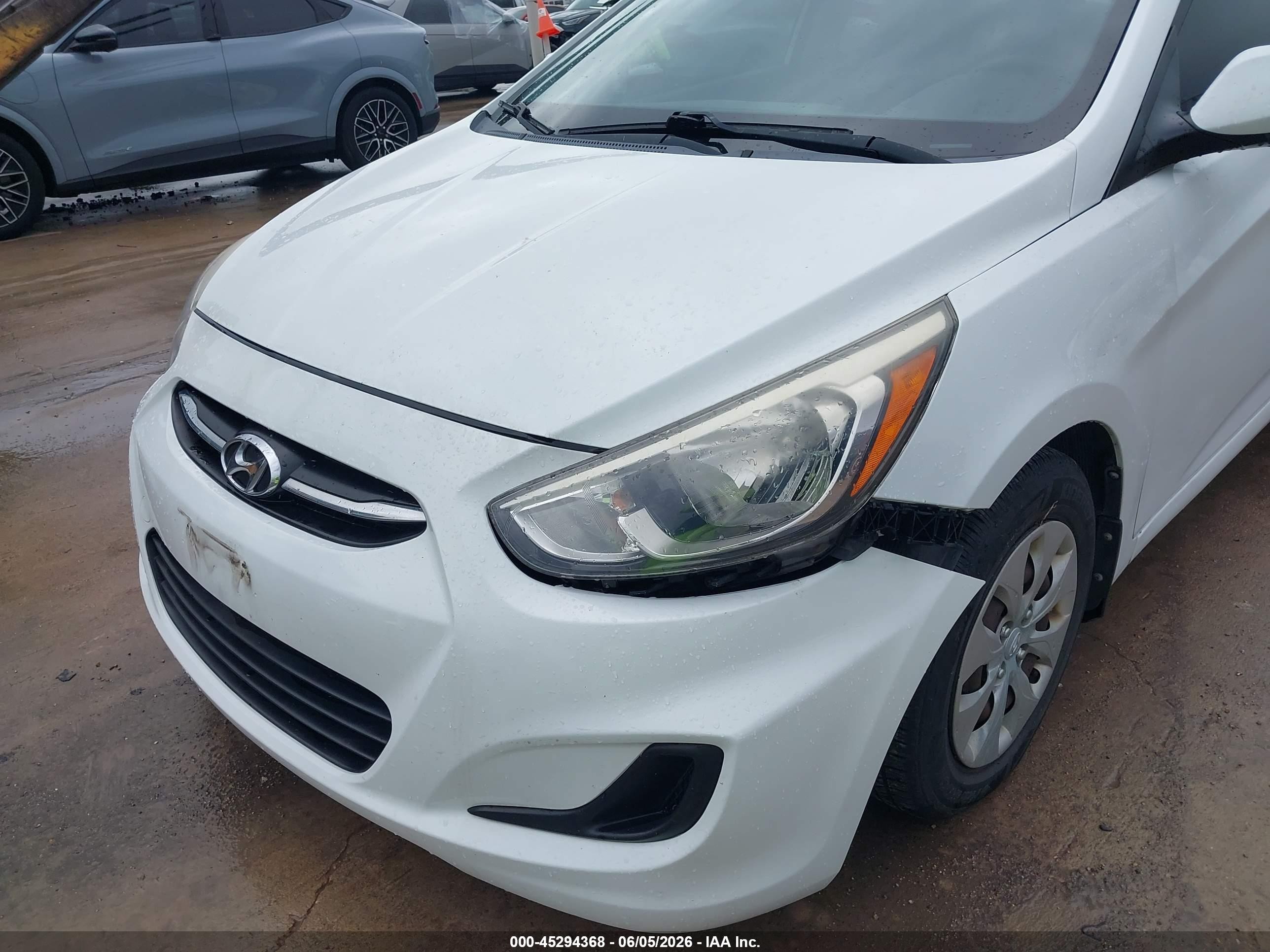 2015 Hyundai Accent Gls White vin: KMHCT4AE0FU927907