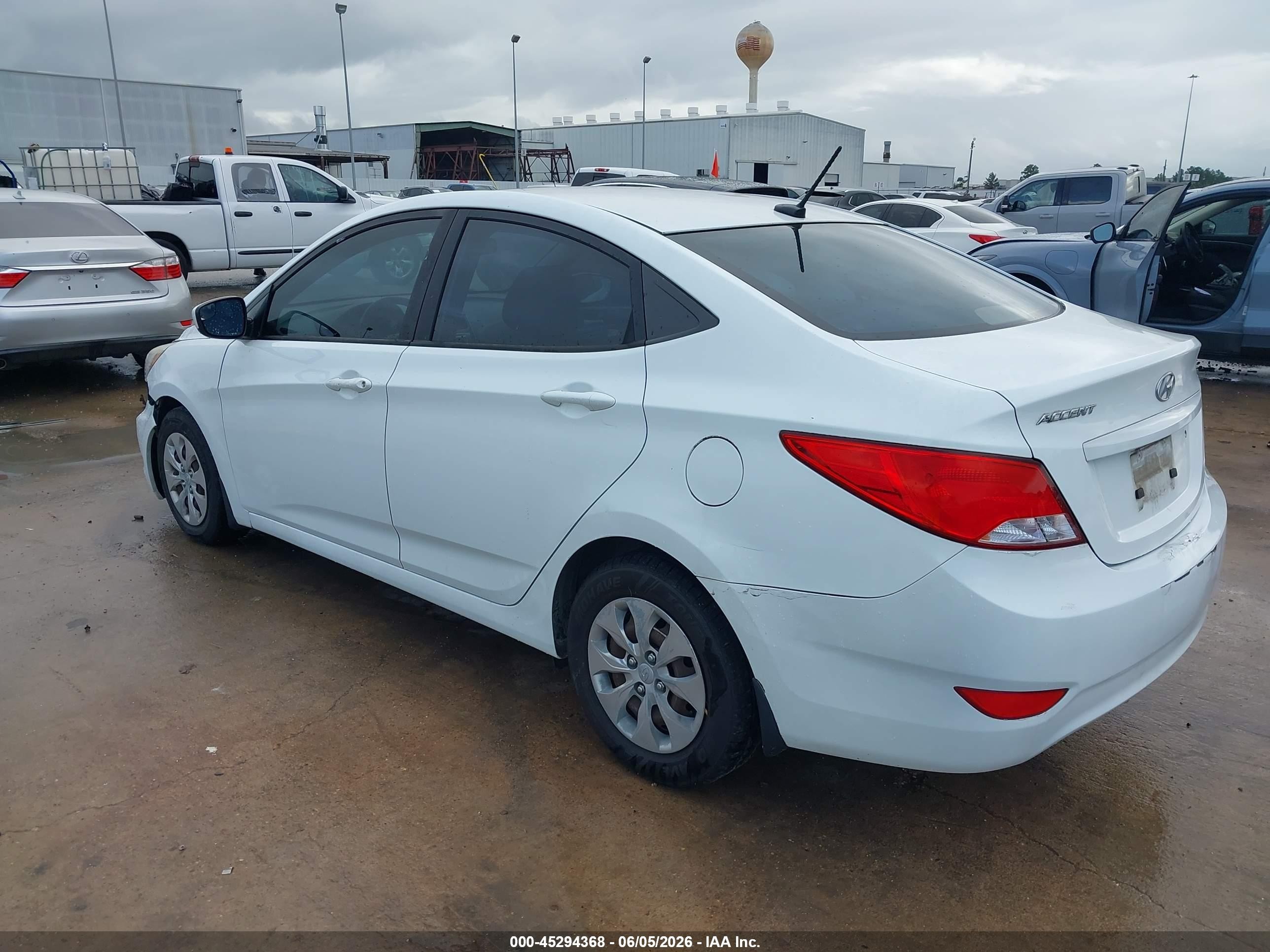 2015 Hyundai Accent Gls White vin: KMHCT4AE0FU927907