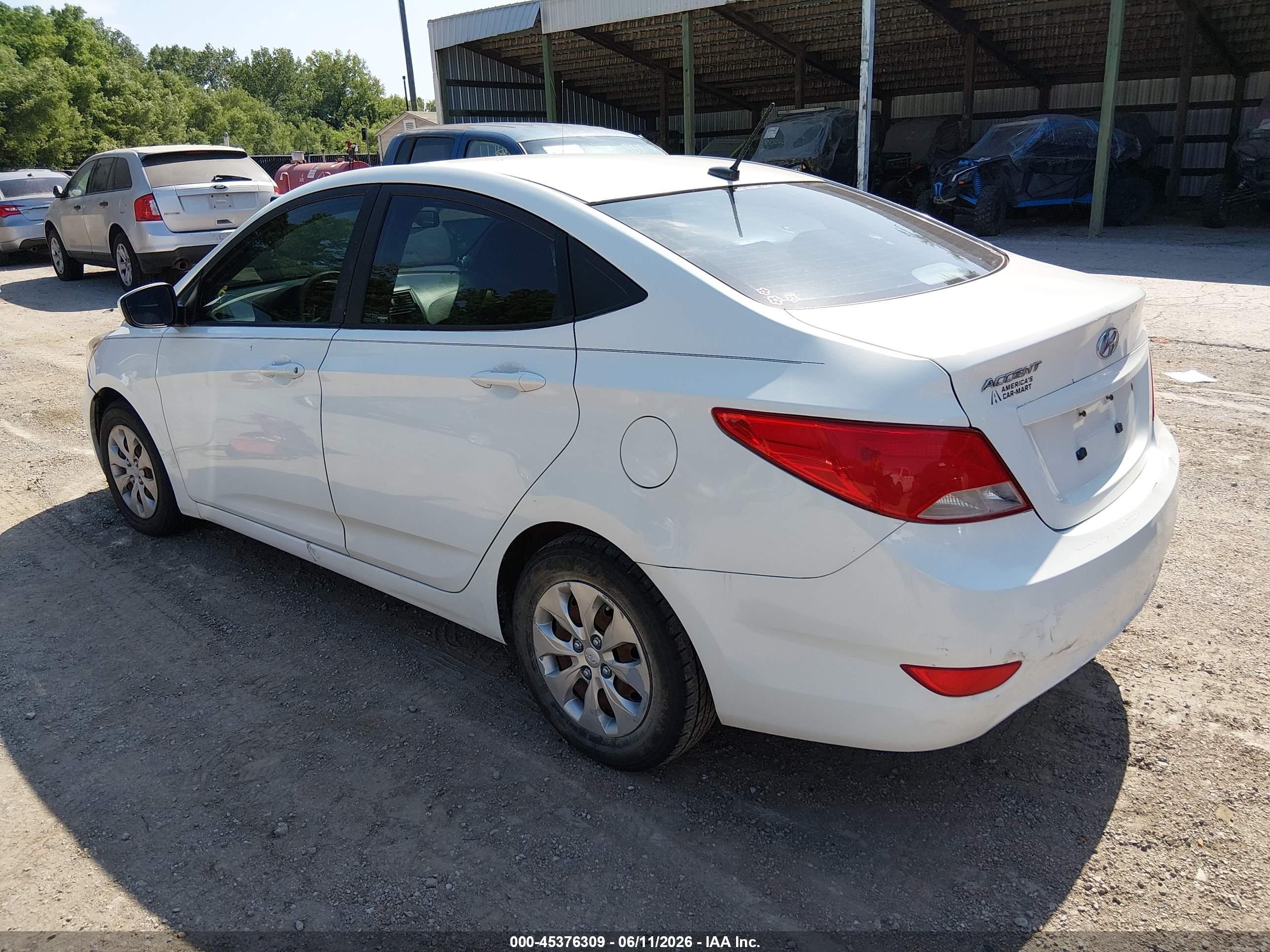 2017 Hyundai Accent Se Белый vin: KMHCT4AE0HU193384