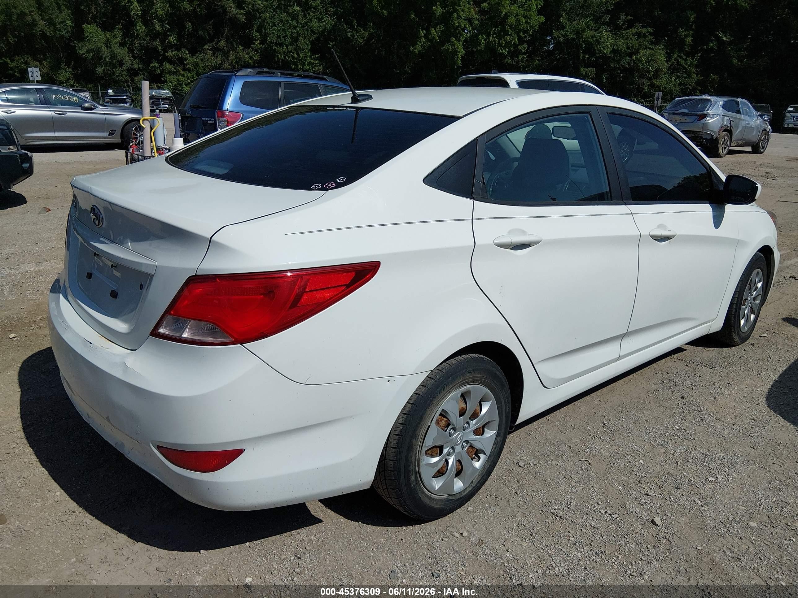 2017 Hyundai Accent Se Белый vin: KMHCT4AE0HU193384