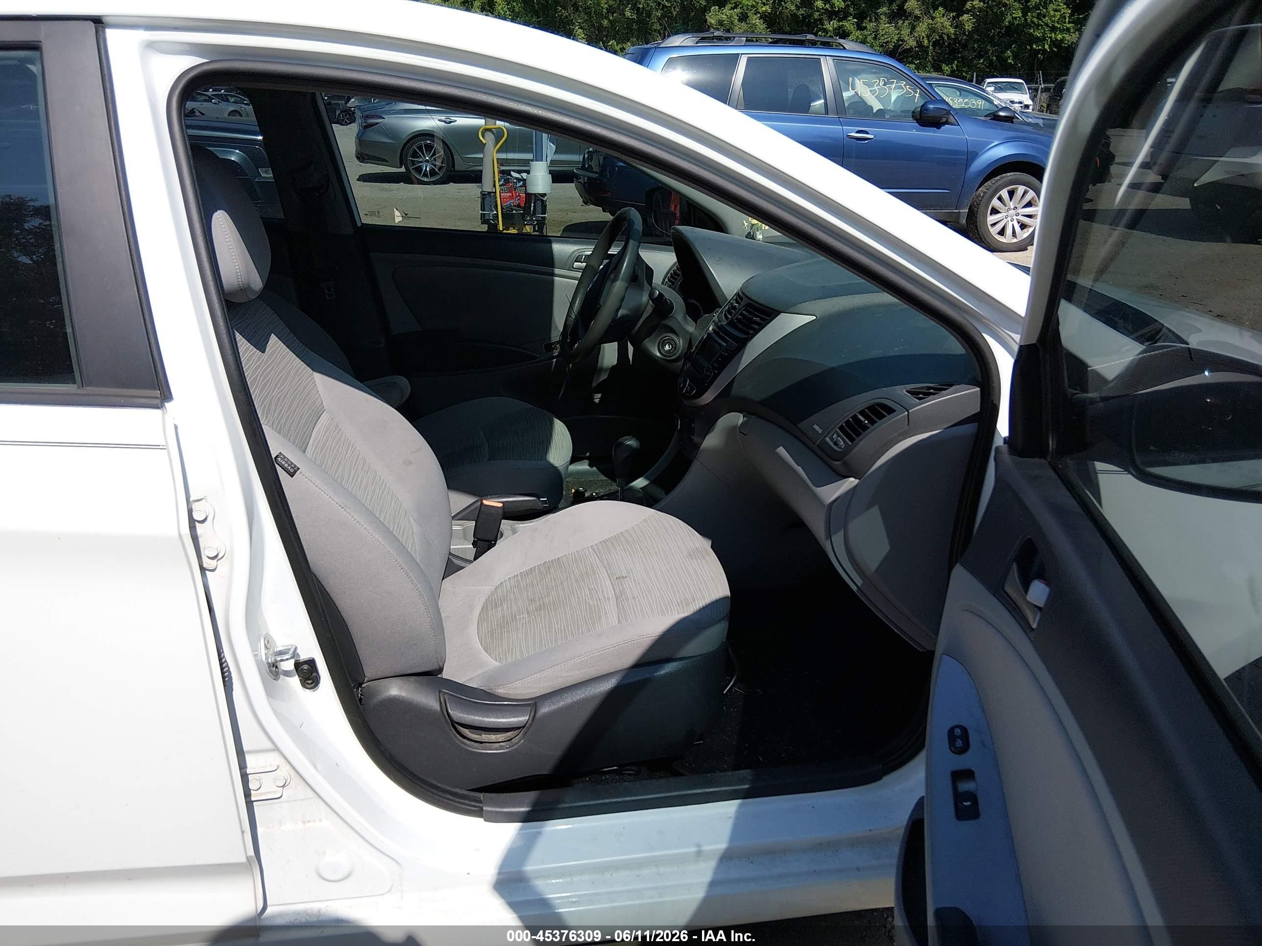 2017 Hyundai Accent Se Белый vin: KMHCT4AE0HU193384