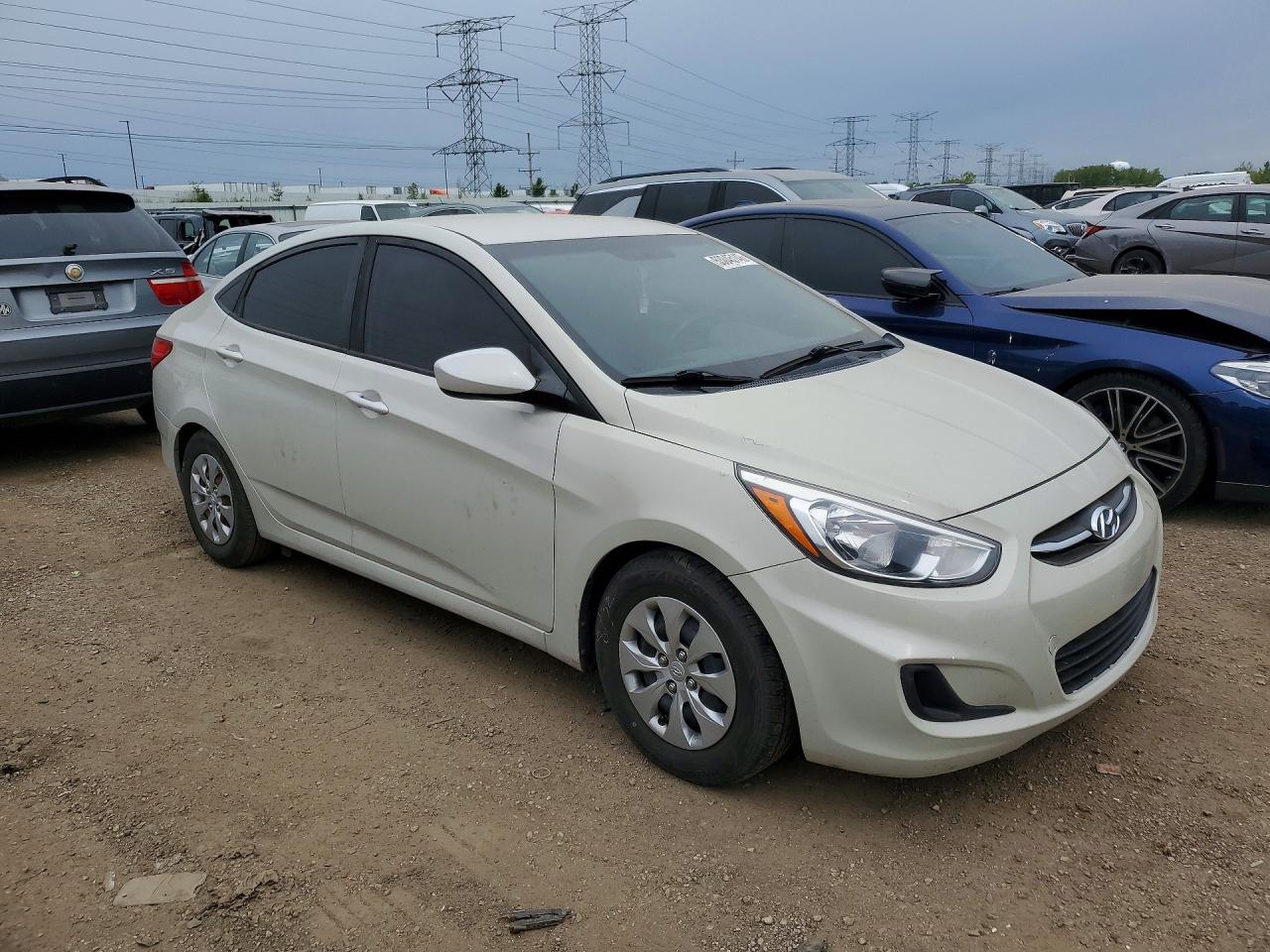 2017 Hyundai Accent Se Beige vin: KMHCT4AE0HU233608