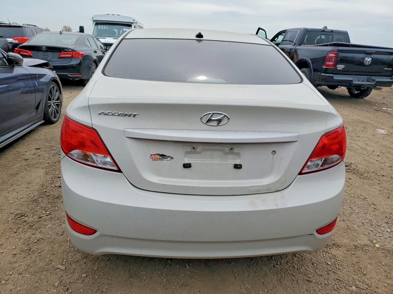 2017 Hyundai Accent Se Beige vin: KMHCT4AE0HU233608