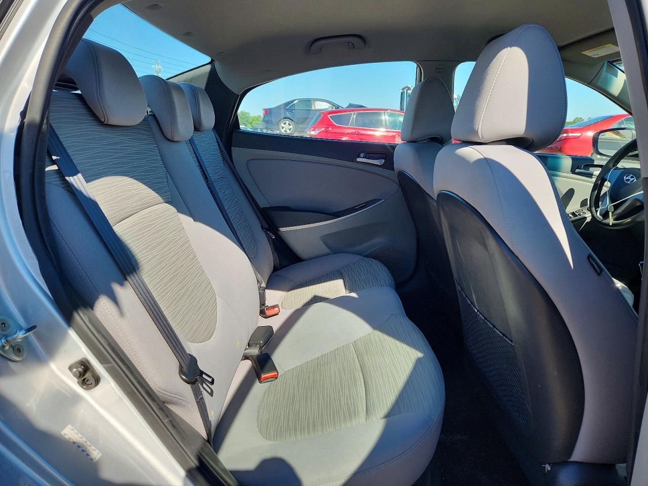 2017 Hyundai Accent Se Silver vin: KMHCT4AE0HU318609