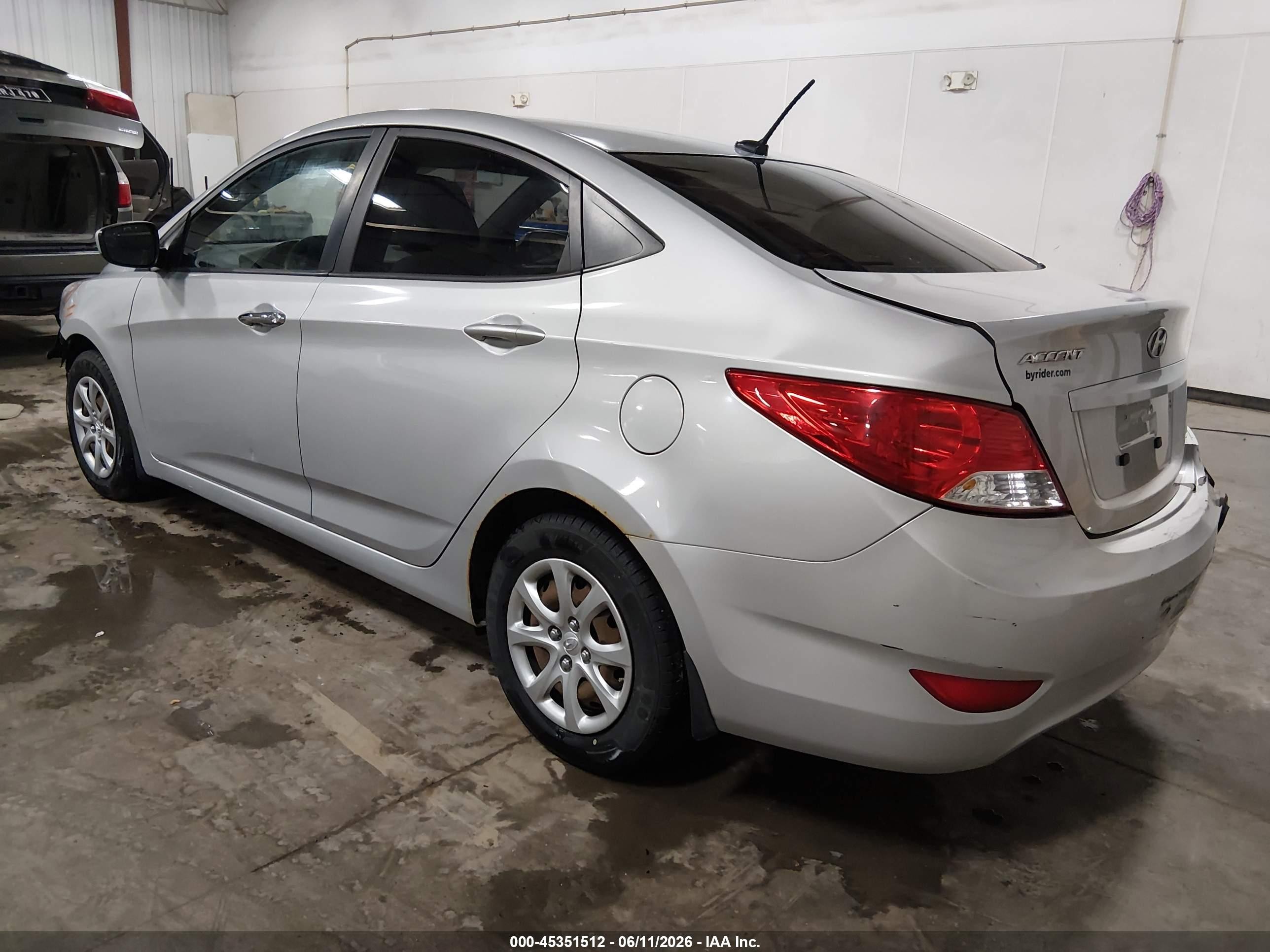 2012 Hyundai Accent Gls Silver vin: KMHCT4AE1CU258963