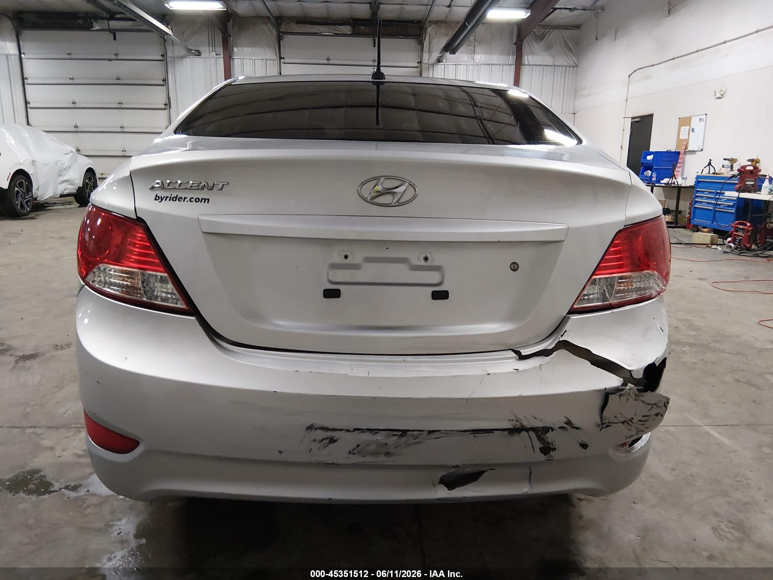 2012 Hyundai Accent Gls Silver vin: KMHCT4AE1CU258963