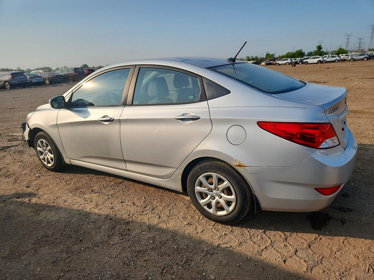 2013 Hyundai Accent Gls Silver vin: KMHCT4AE1DU303448
