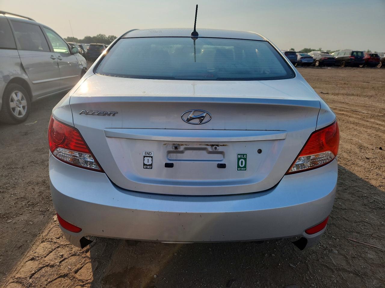 2013 Hyundai Accent Gls Silver vin: KMHCT4AE1DU303448