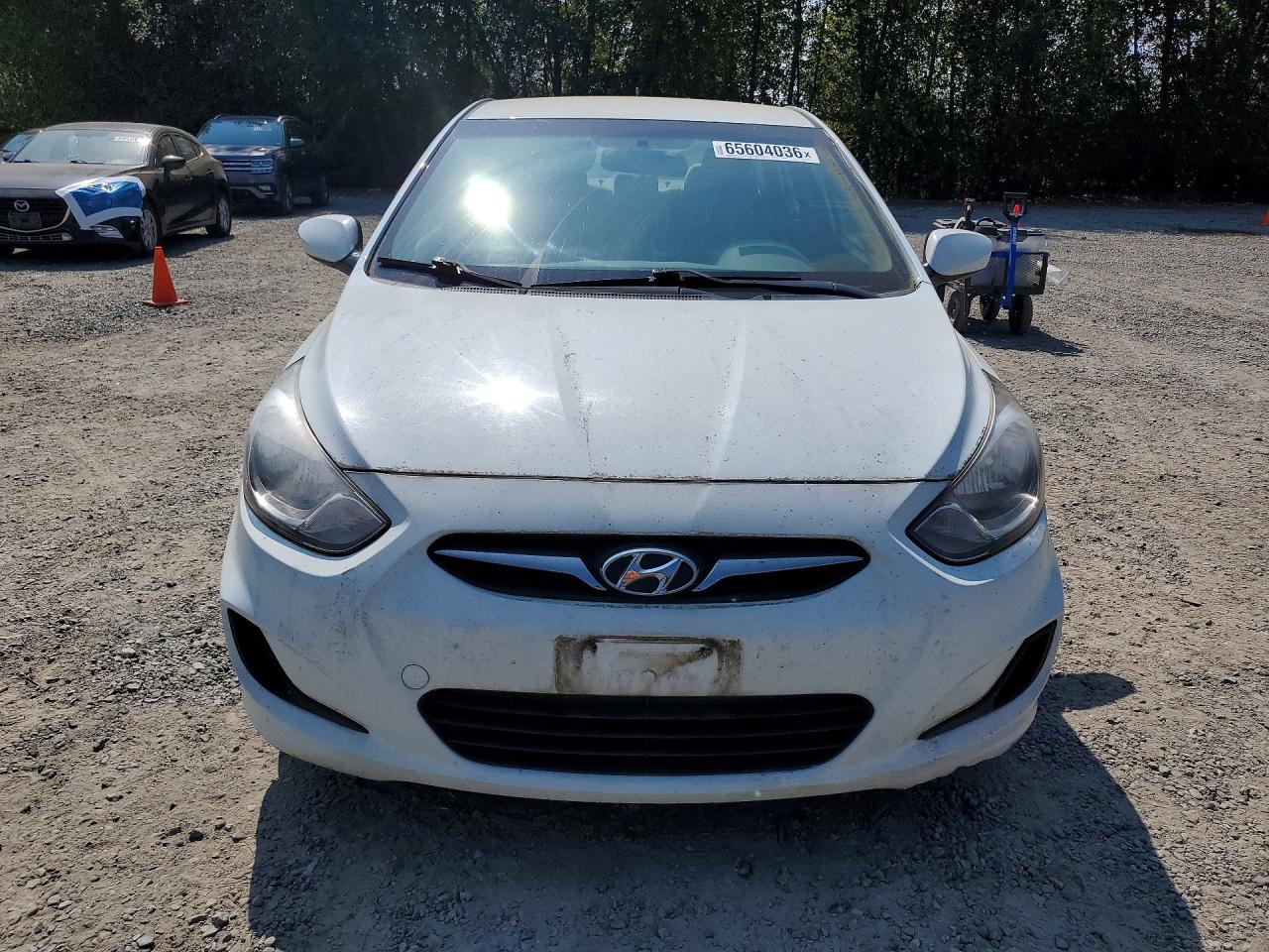 2013 Hyundai Accent Gls White vin: KMHCT4AE1DU332822