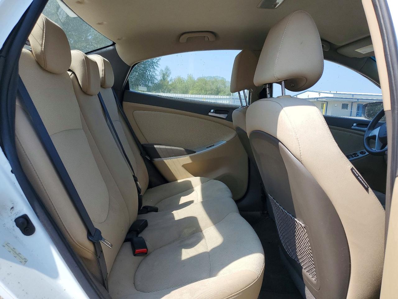2013 Hyundai Accent Gls White vin: KMHCT4AE1DU332822