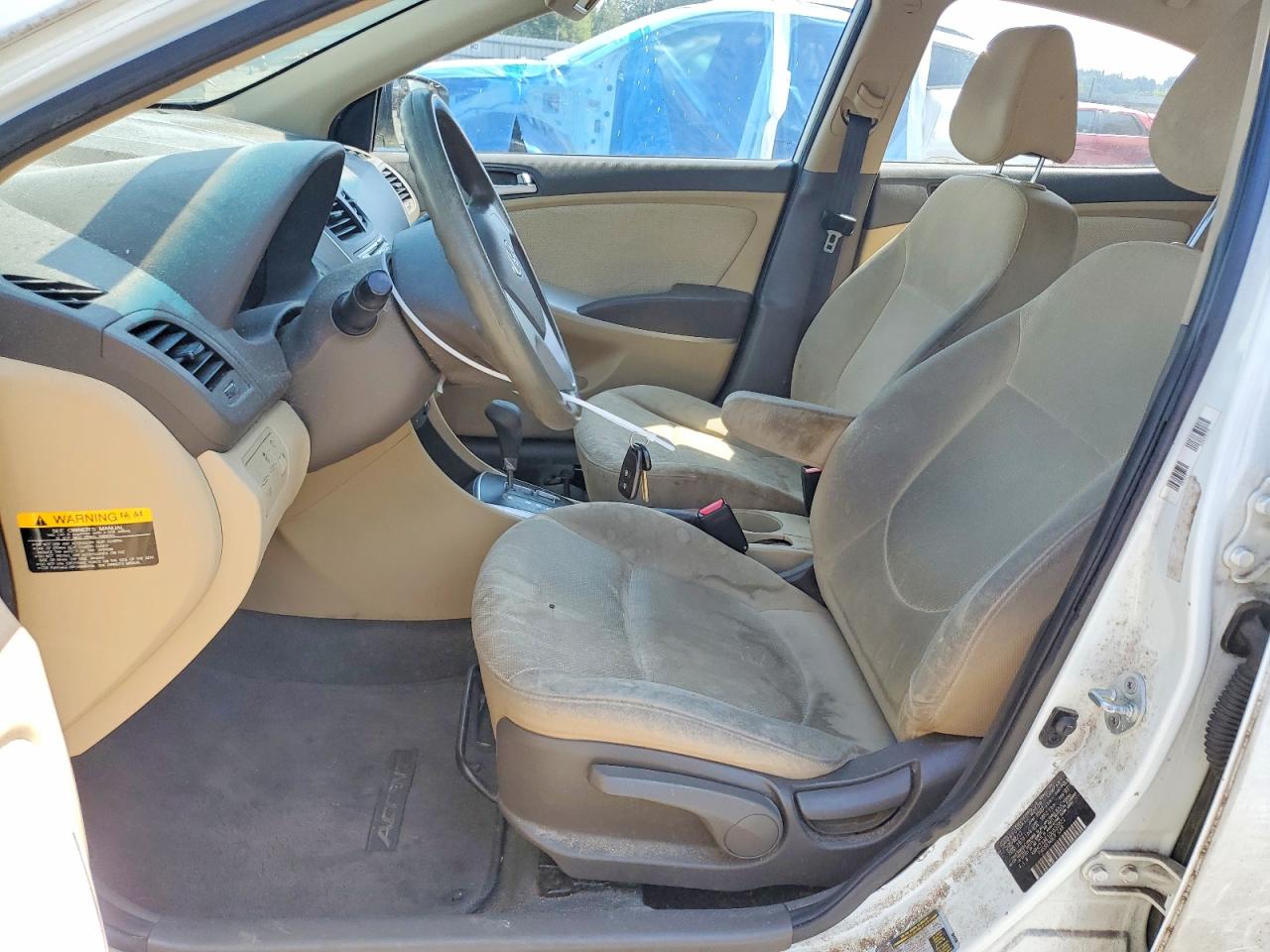 2013 Hyundai Accent Gls White vin: KMHCT4AE1DU332822