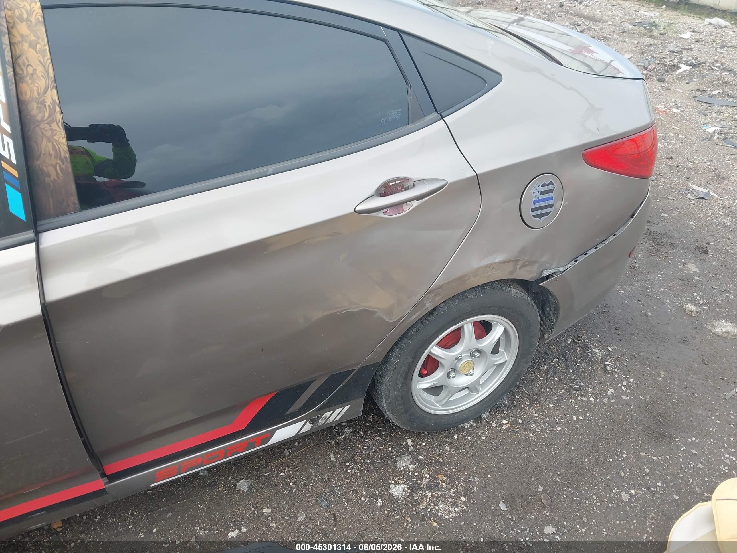 2013 Hyundai Accent Gls Brown vin: KMHCT4AE1DU349491