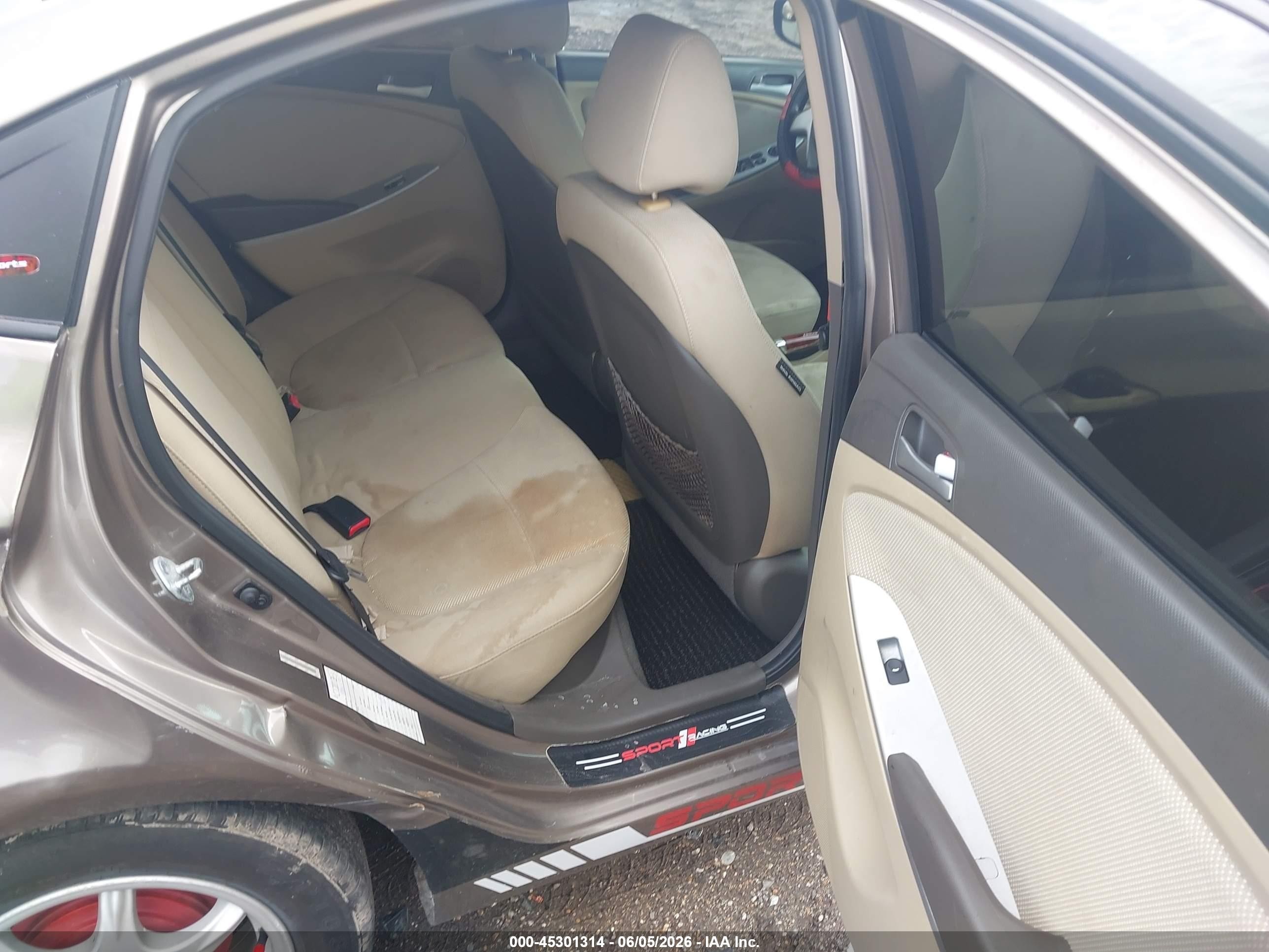 2013 Hyundai Accent Gls Brown vin: KMHCT4AE1DU349491