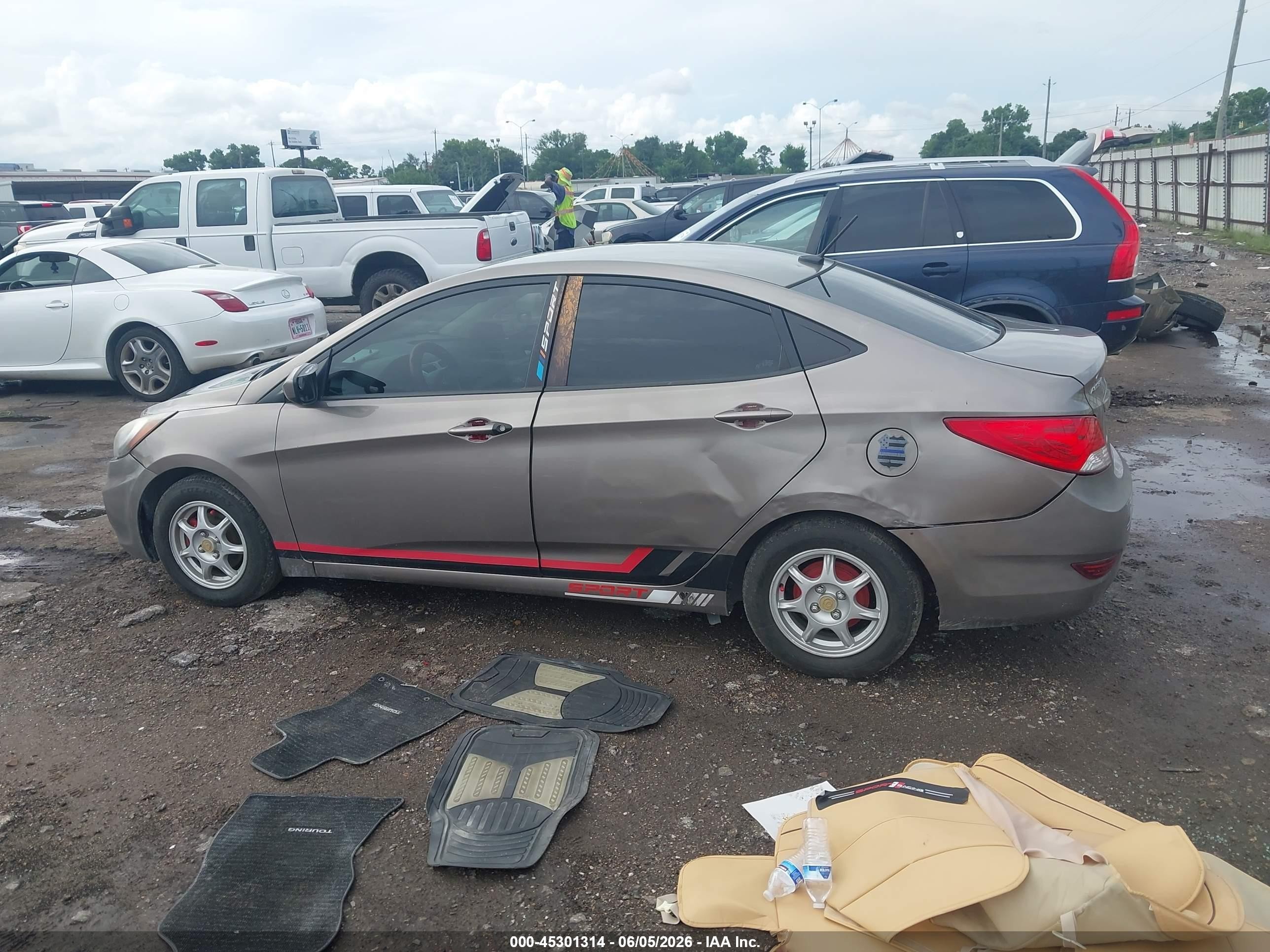 2013 Hyundai Accent Gls Brown vin: KMHCT4AE1DU349491