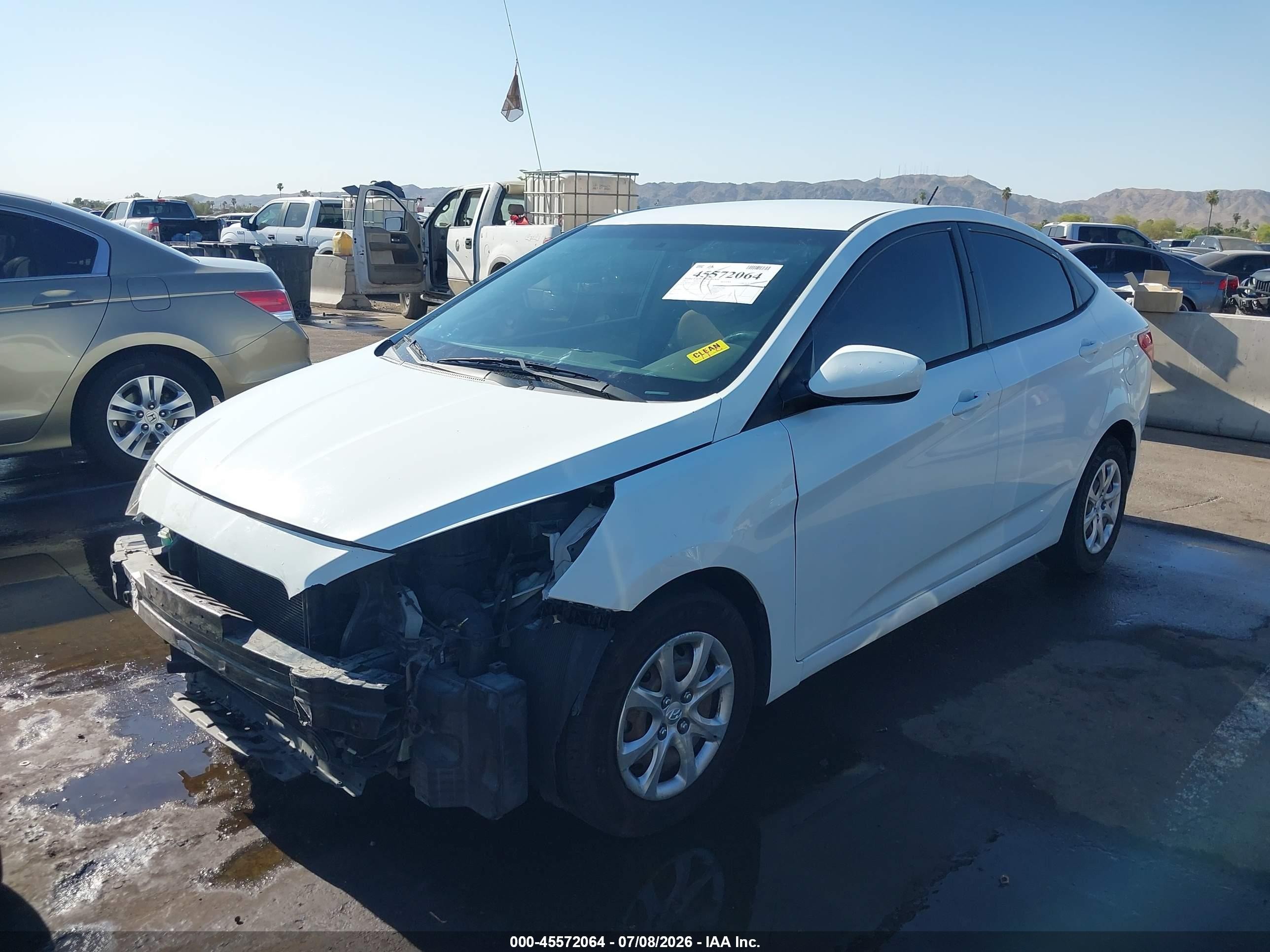 2013 Hyundai Accent Gls White vin: KMHCT4AE1DU447713