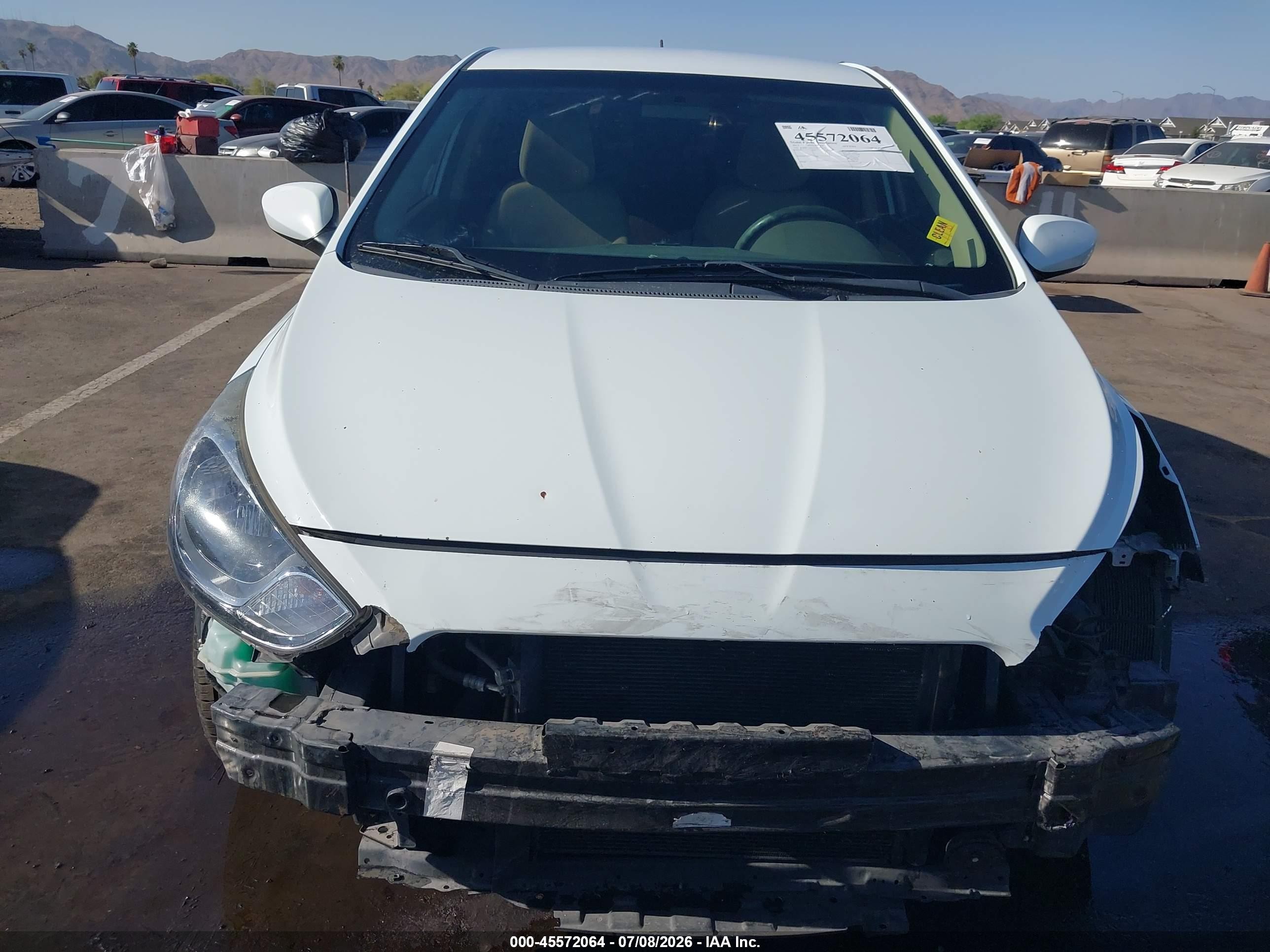 2013 Hyundai Accent Gls White vin: KMHCT4AE1DU447713
