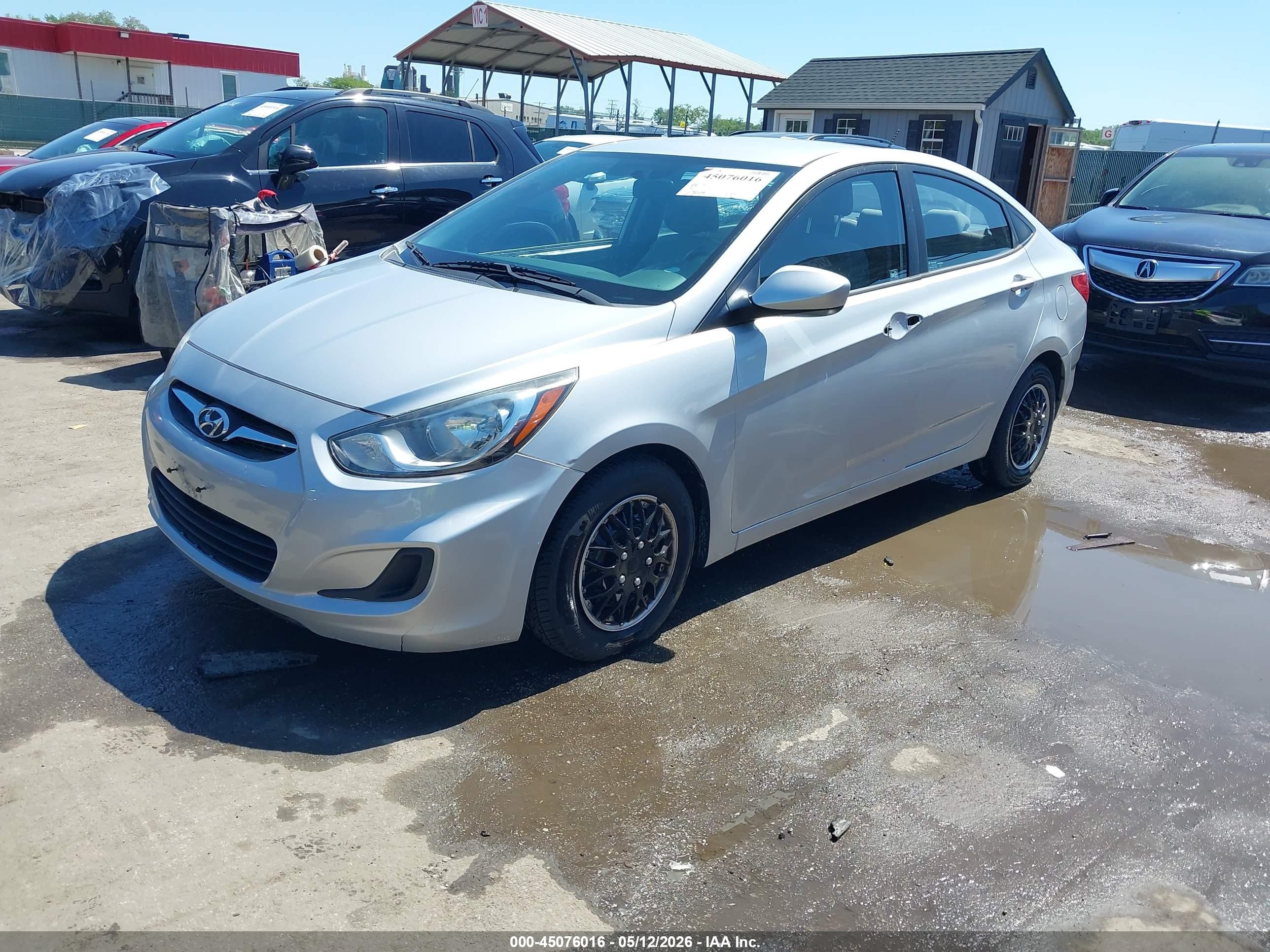 2013 Hyundai Accent Gls Серебряный vin: KMHCT4AE1DU487368