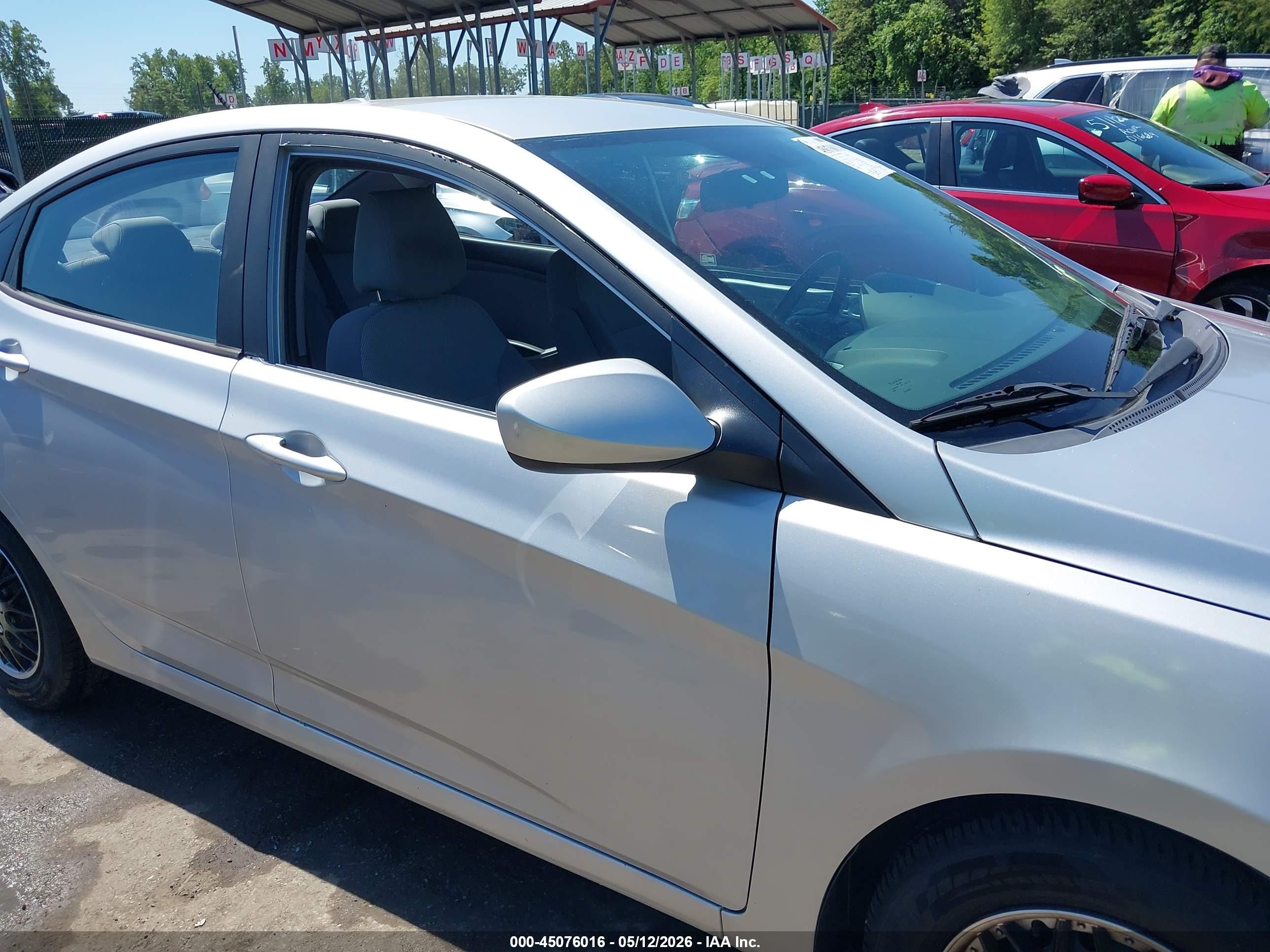 2013 Hyundai Accent Gls Серебряный vin: KMHCT4AE1DU487368