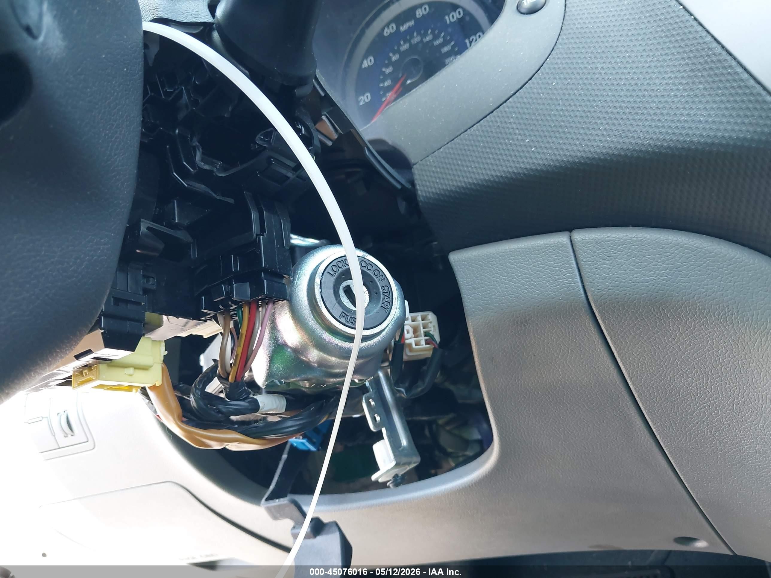2013 Hyundai Accent Gls Серебряный vin: KMHCT4AE1DU487368
