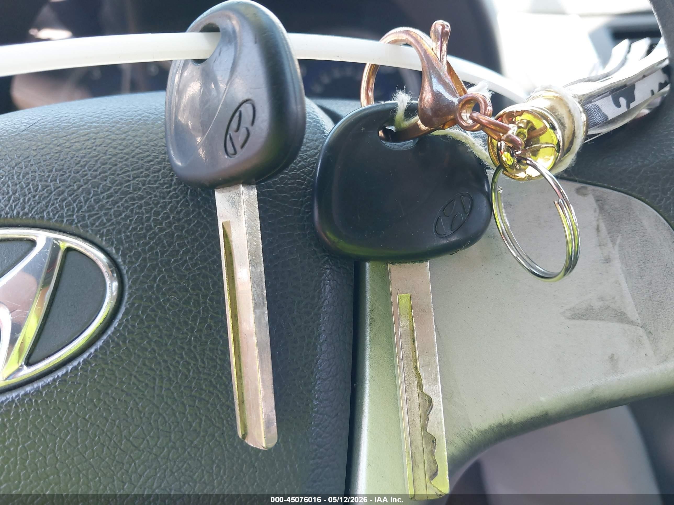 2013 Hyundai Accent Gls Серебряный vin: KMHCT4AE1DU487368