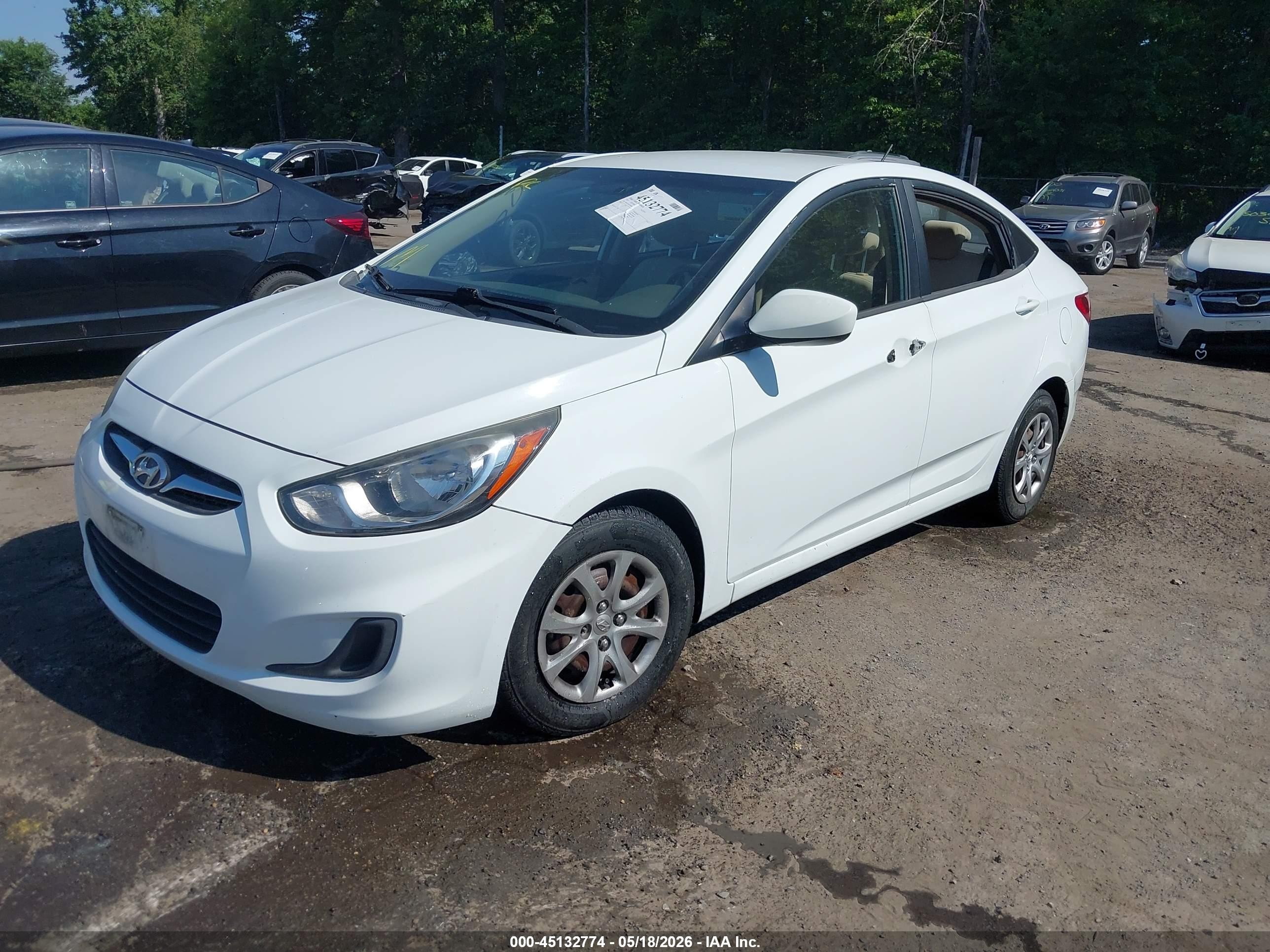 2013 Hyundai Accent Gls White vin: KMHCT4AE1DU489864