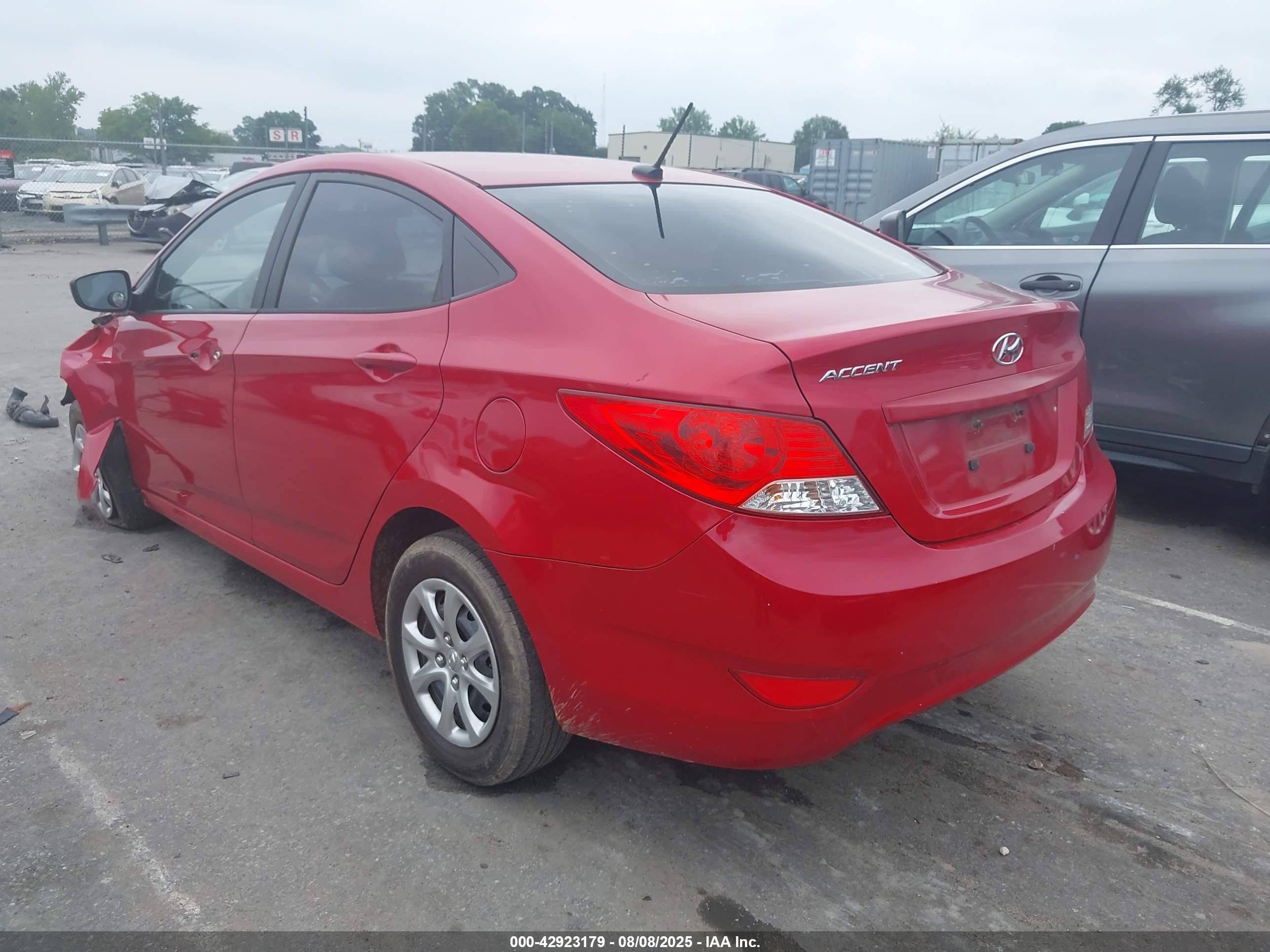 2013 Hyundai Accent Gls Red vin: KMHCT4AE1DU511121