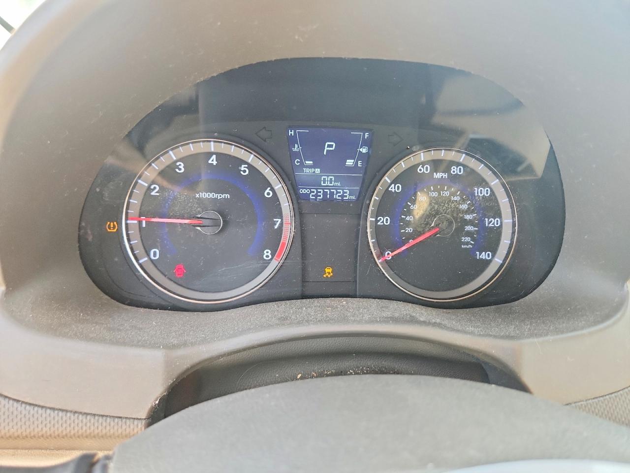 2013 Hyundai Accent Gls White vin: KMHCT4AE1DU516027