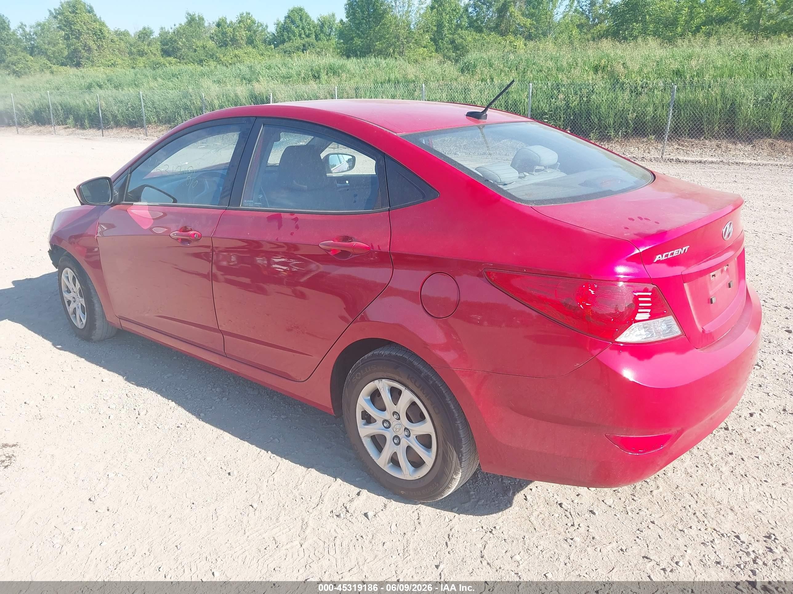 2013 Hyundai Accent Gls Красный vin: KMHCT4AE1DU516271