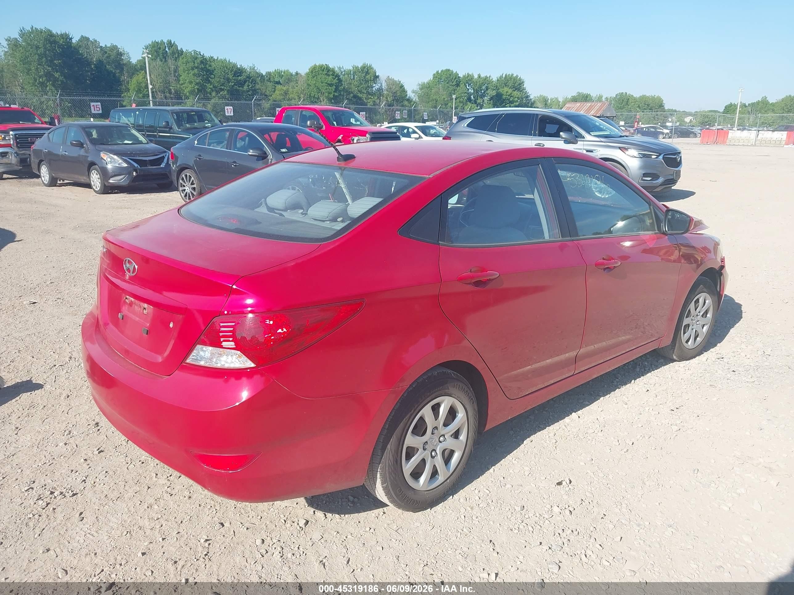 2013 Hyundai Accent Gls Красный vin: KMHCT4AE1DU516271