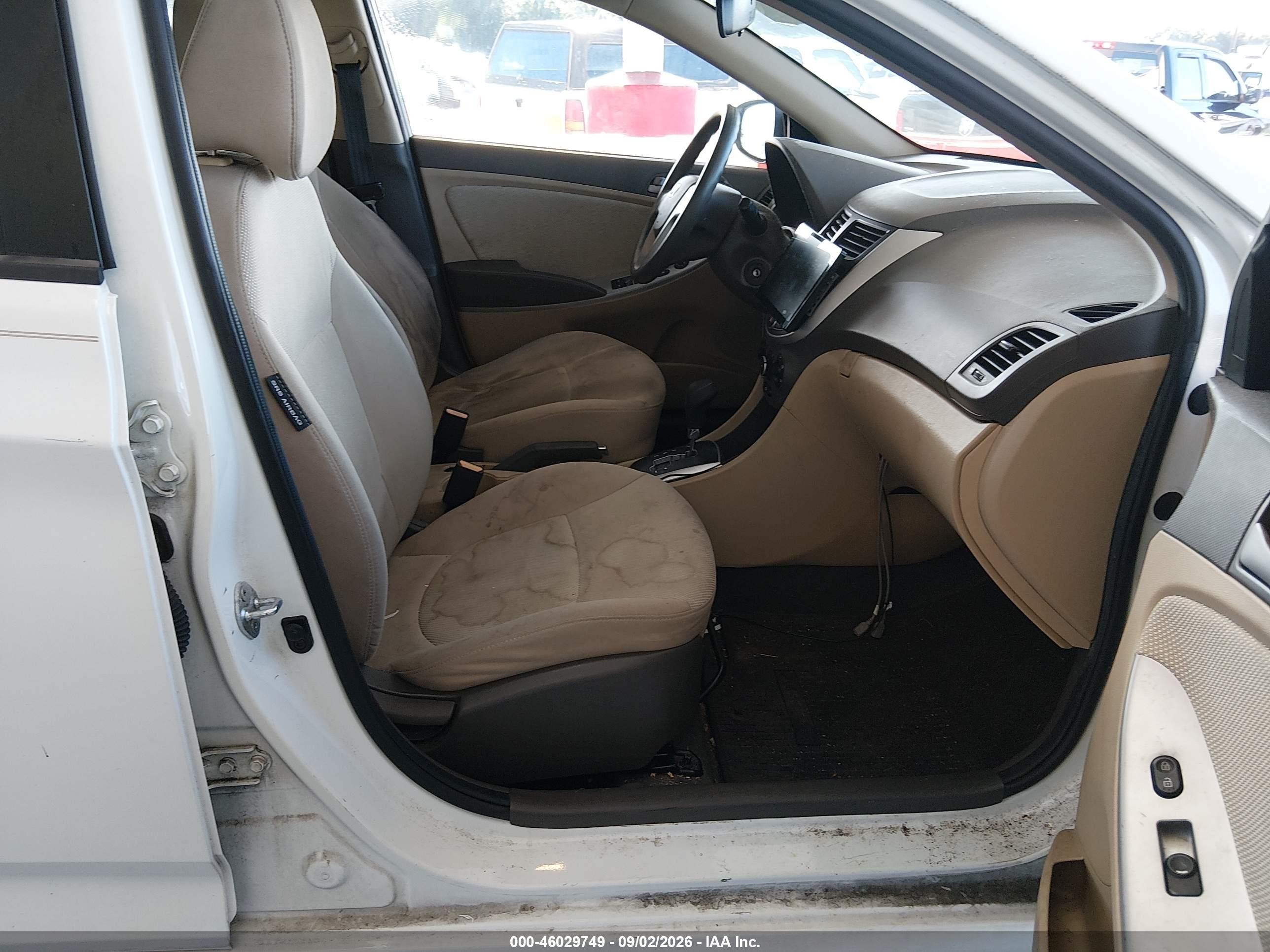 2013 Hyundai Accent Gls White vin: KMHCT4AE1DU518649