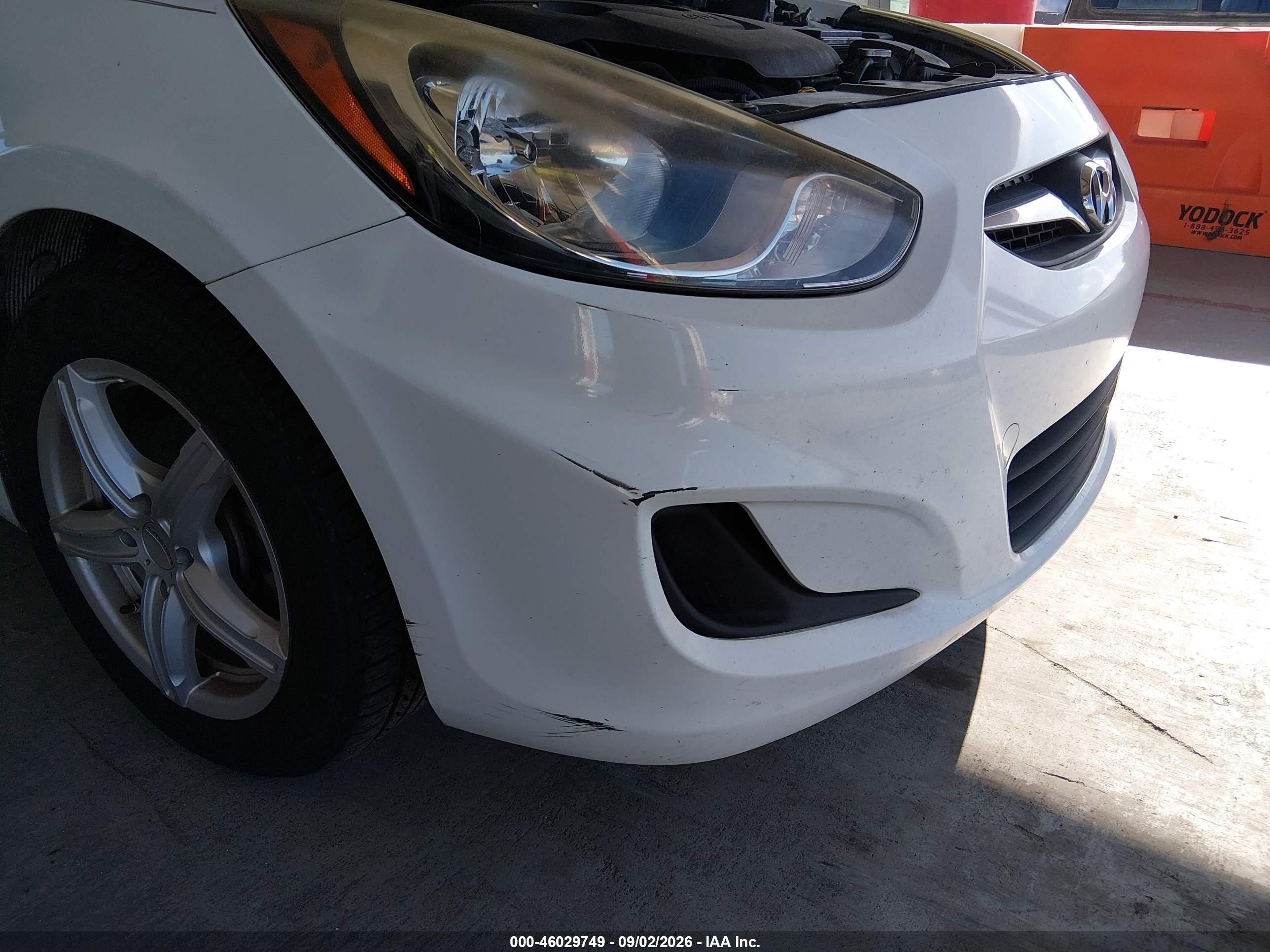 2013 Hyundai Accent Gls White vin: KMHCT4AE1DU518649