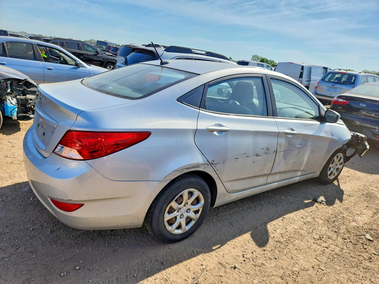 2013 Hyundai Accent Gls Silver vin: KMHCT4AE1DU543549