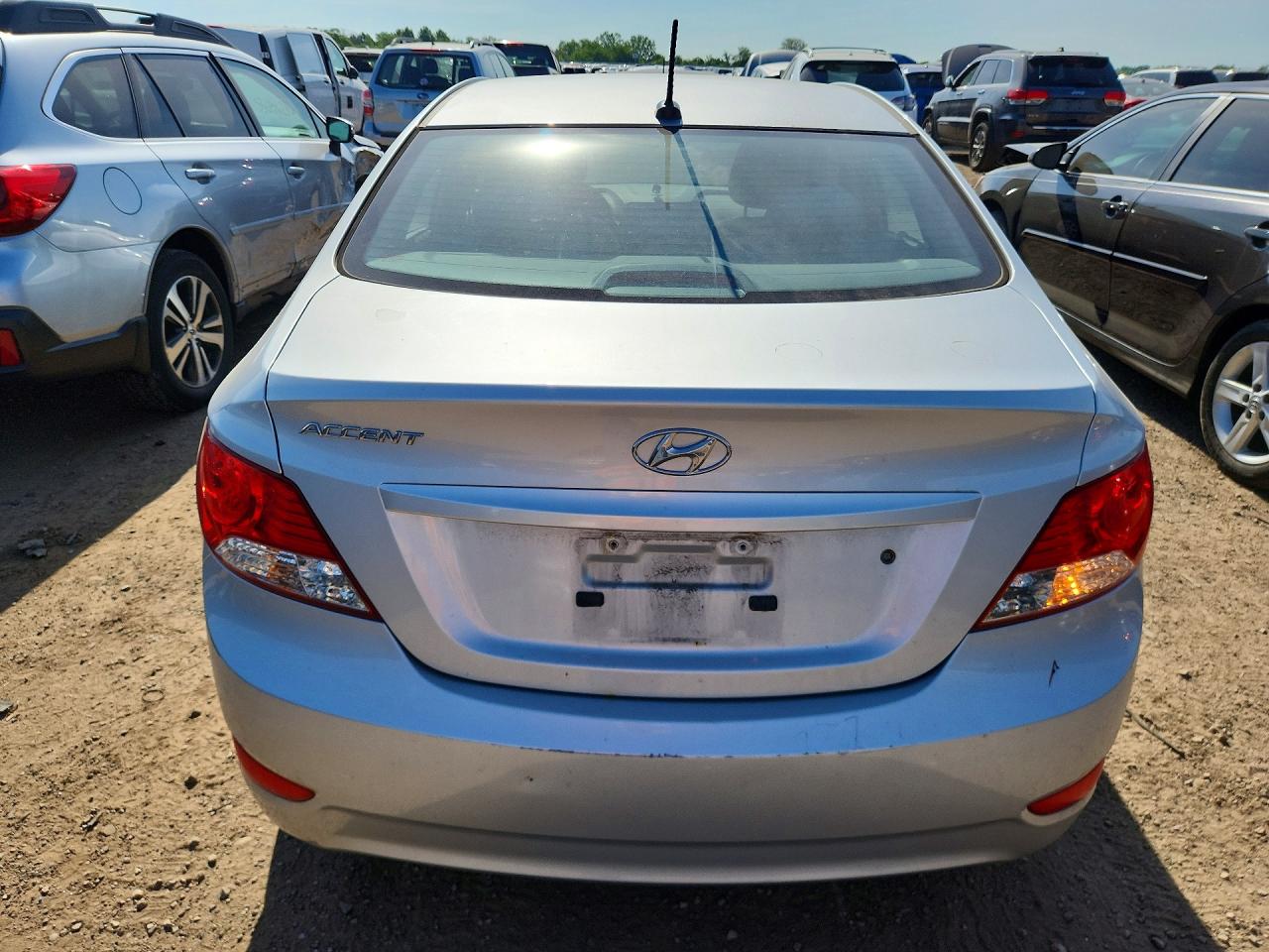 2013 Hyundai Accent Gls Silver vin: KMHCT4AE1DU543549
