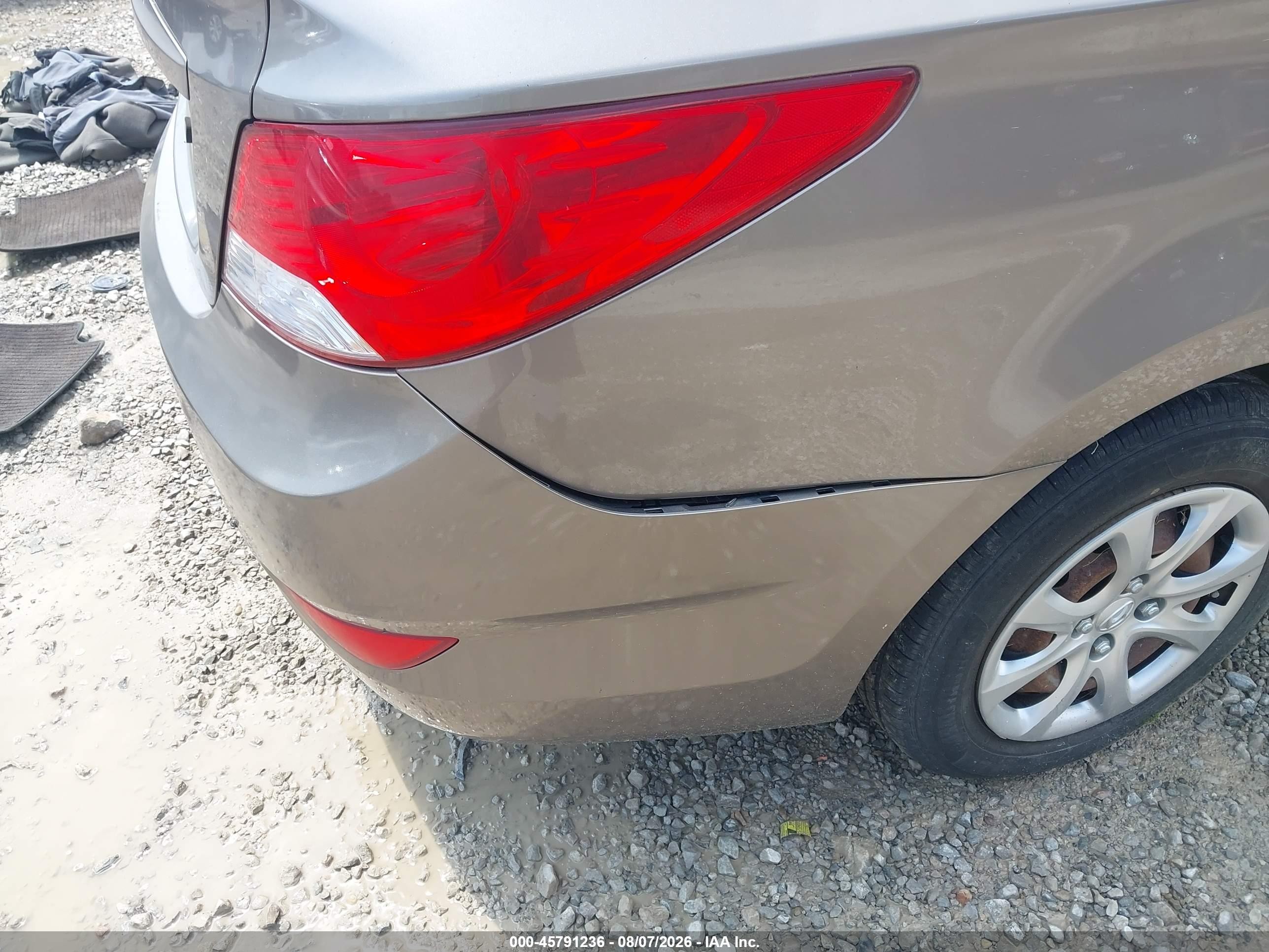 2013 Hyundai Accent Gls Gray vin: KMHCT4AE1DU553885