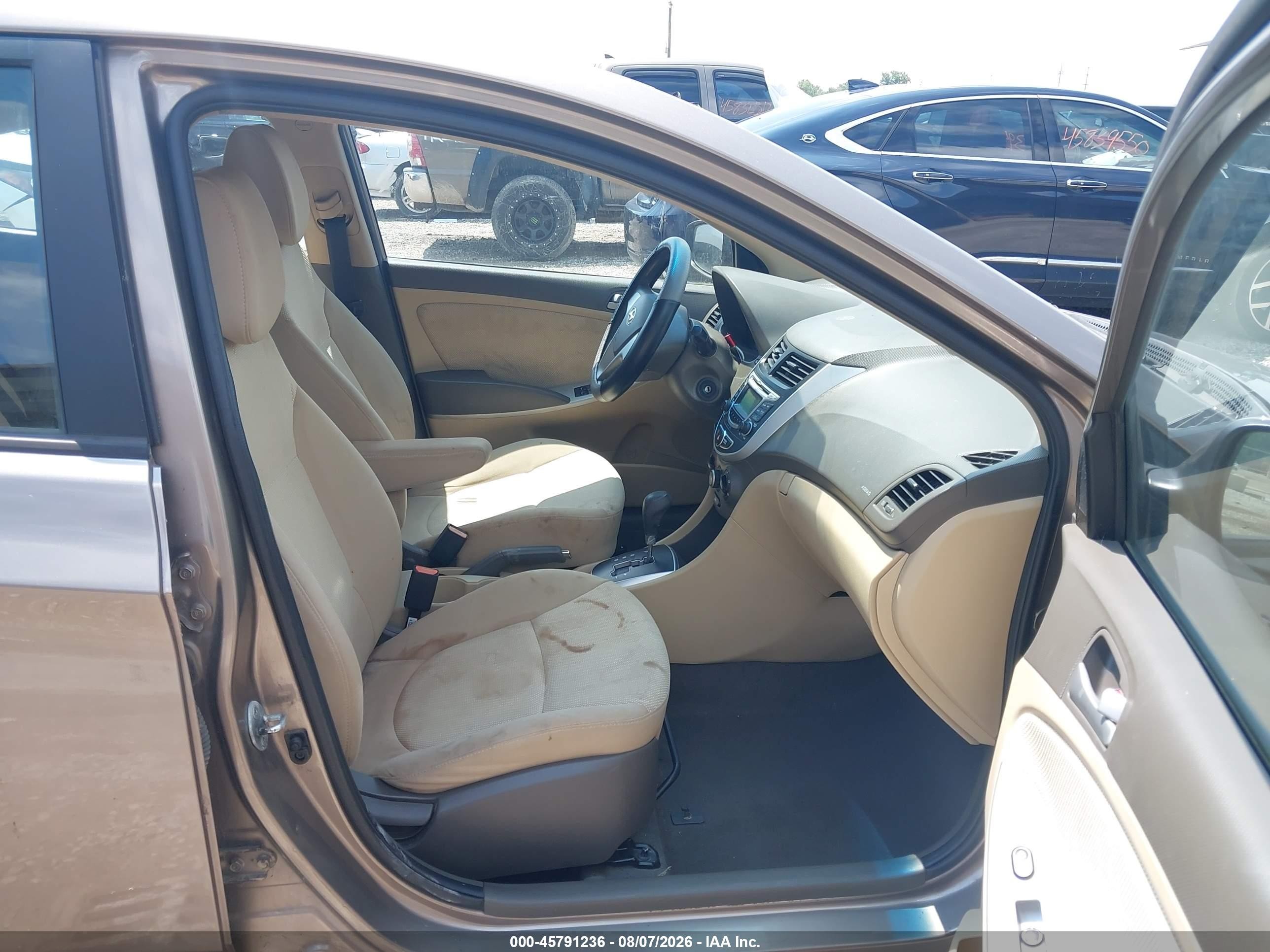 2013 Hyundai Accent Gls Gray vin: KMHCT4AE1DU553885