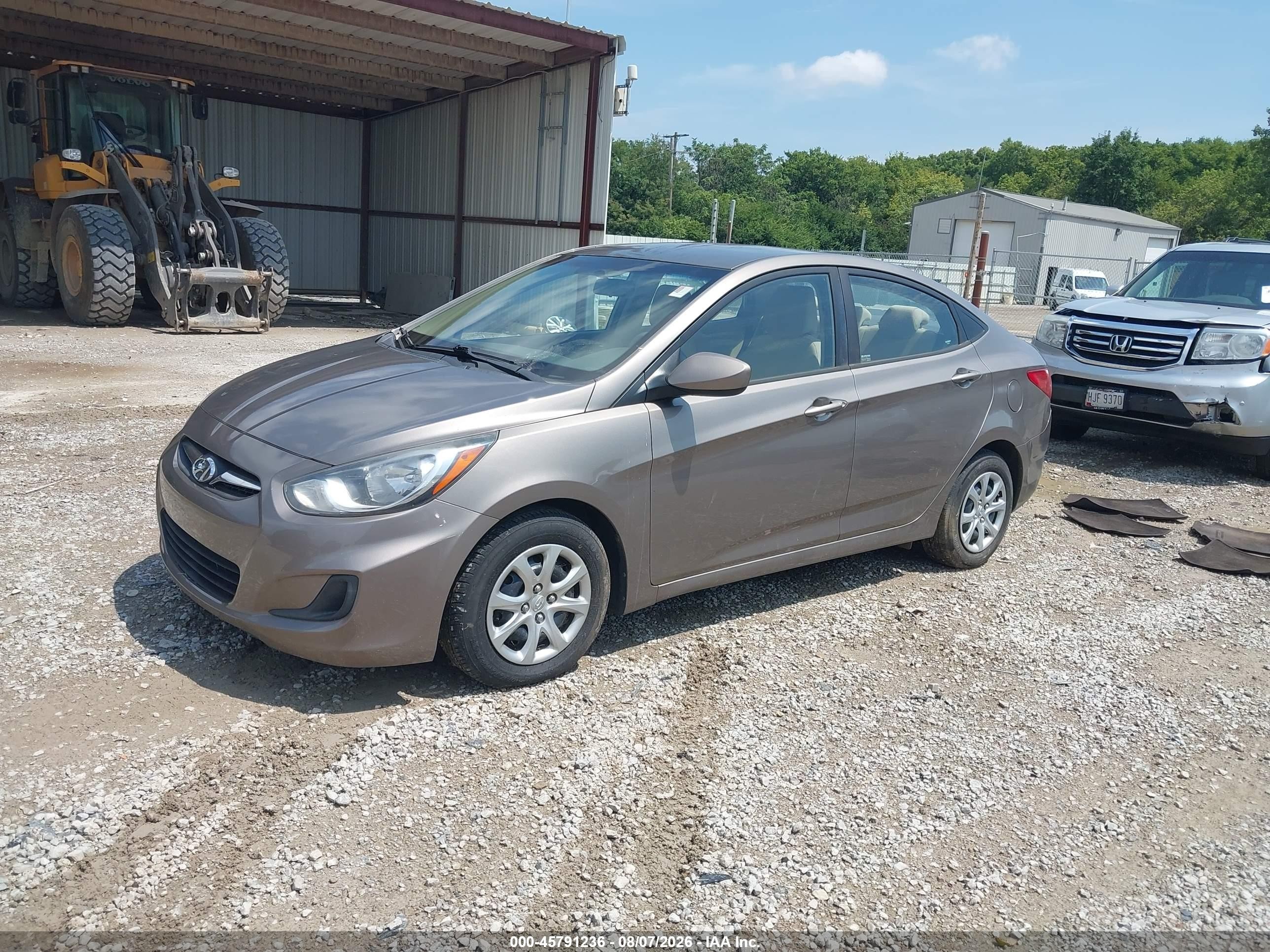 2013 Hyundai Accent Gls Gray vin: KMHCT4AE1DU553885