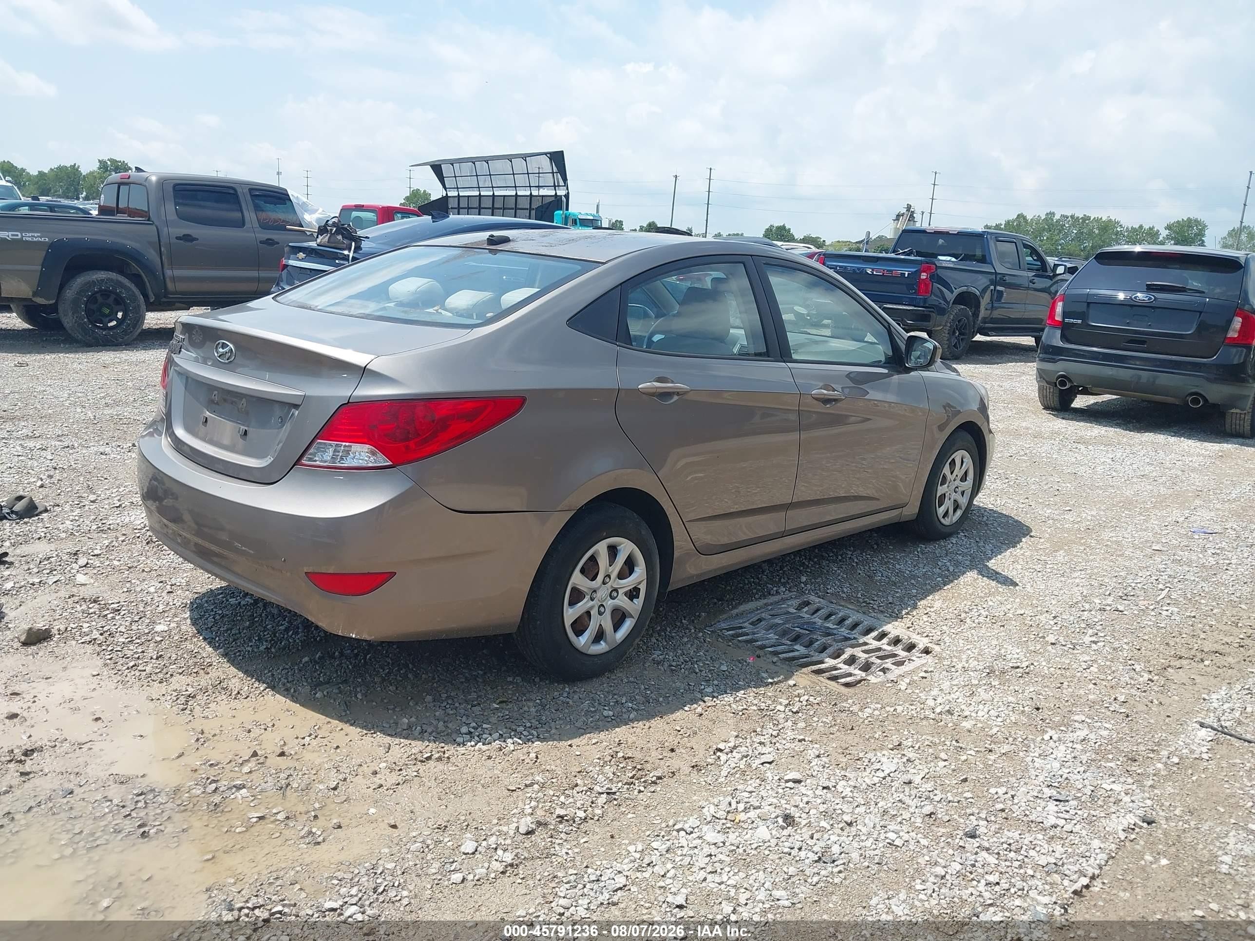 2013 Hyundai Accent Gls Gray vin: KMHCT4AE1DU553885