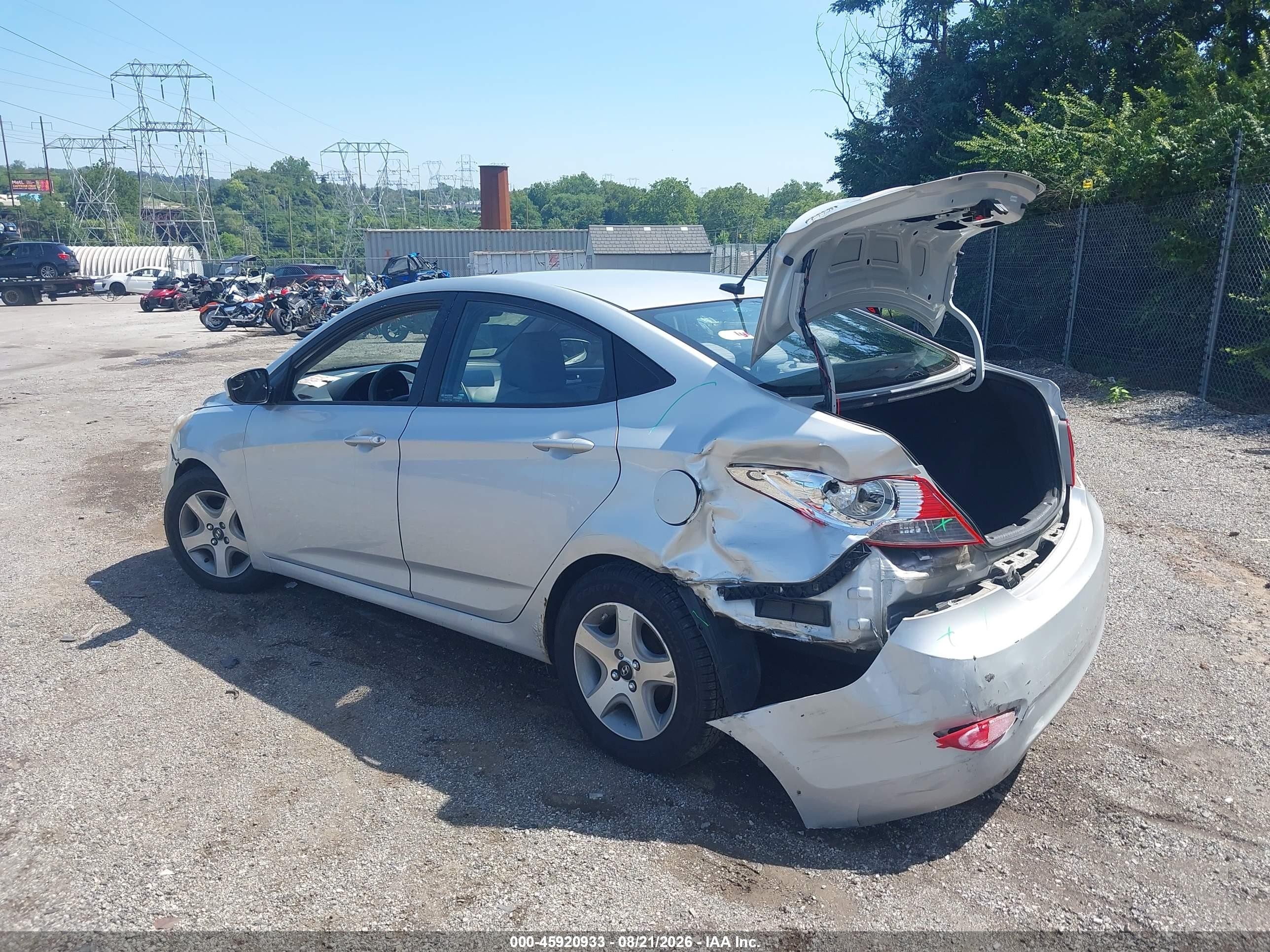 2014 Hyundai Accent Gls Silver vin: KMHCT4AE1EU590579