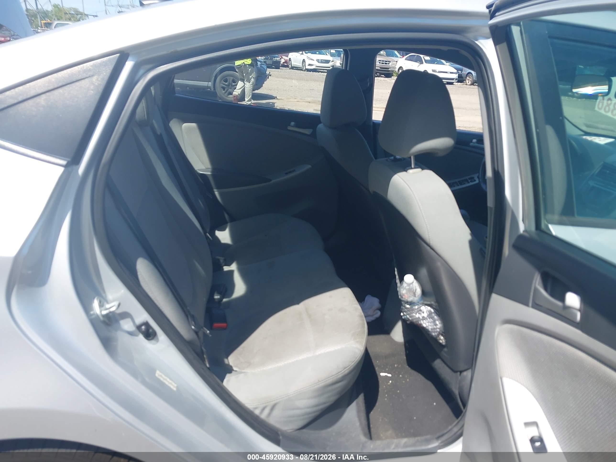 2014 Hyundai Accent Gls Silver vin: KMHCT4AE1EU590579
