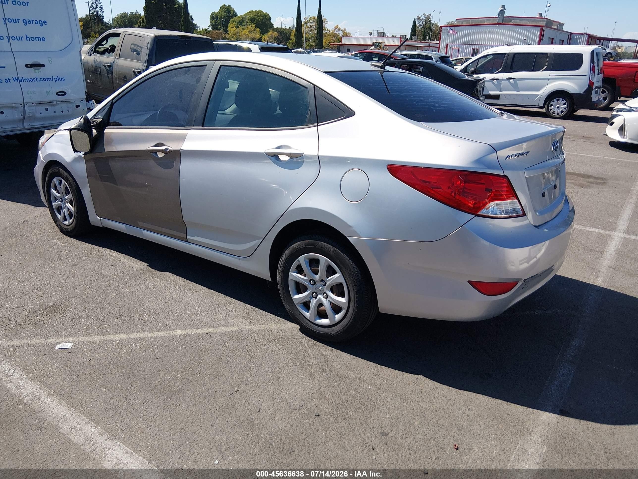2014 Hyundai Accent Gls Silver vin: KMHCT4AE1EU600057