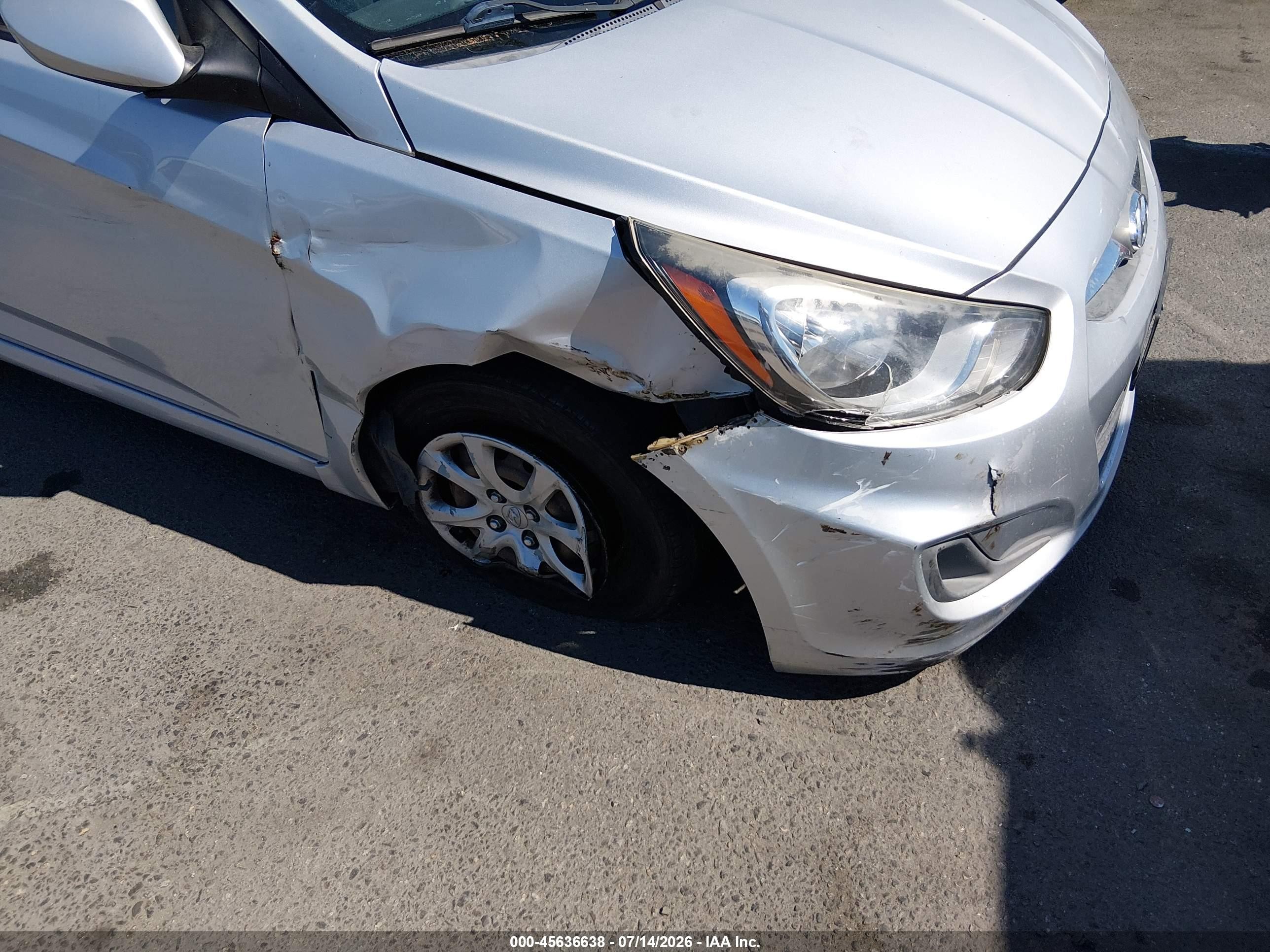 2014 Hyundai Accent Gls Silver vin: KMHCT4AE1EU600057