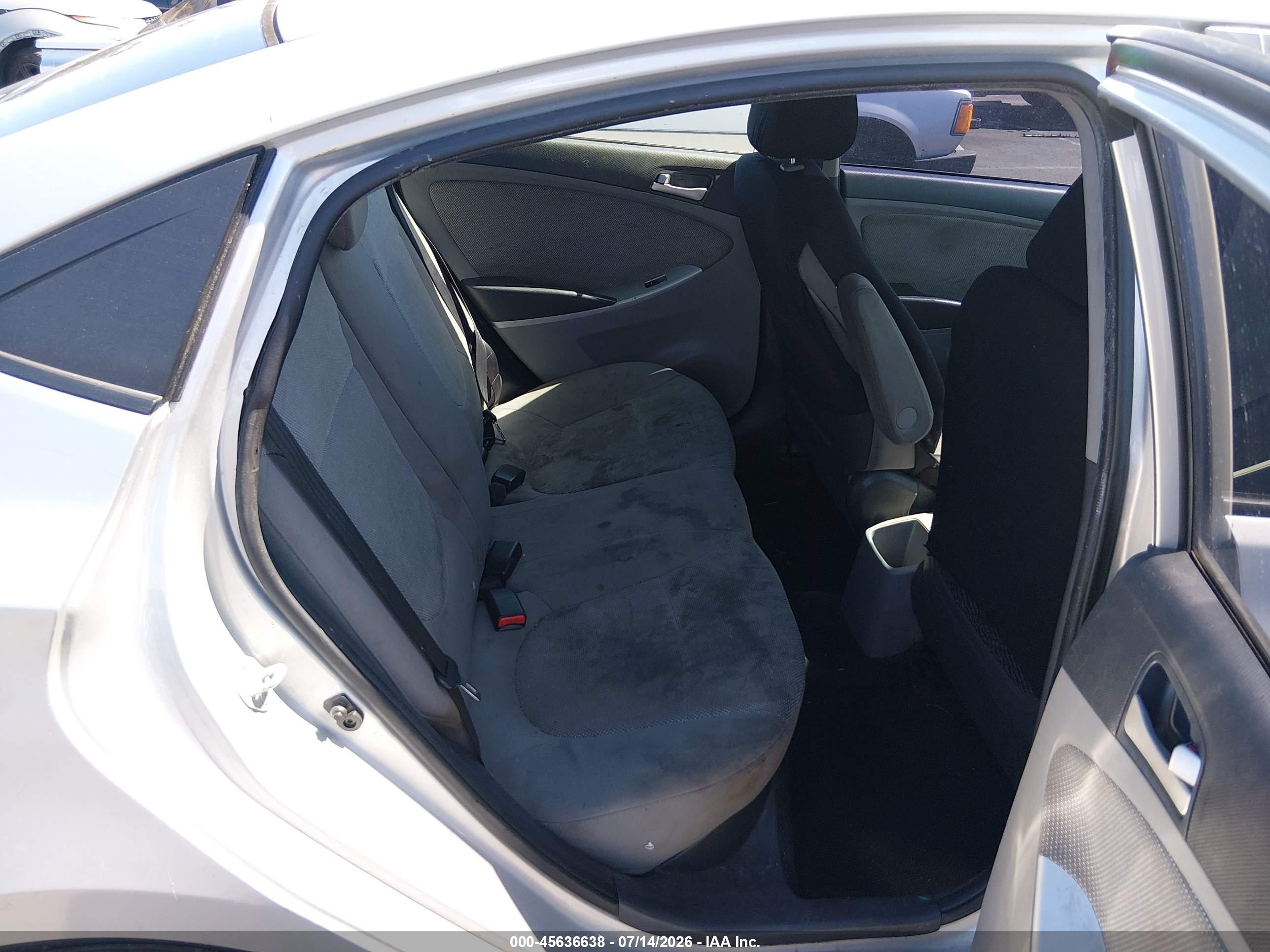 2014 Hyundai Accent Gls Silver vin: KMHCT4AE1EU600057